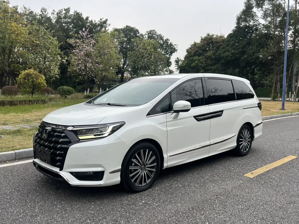 Honda Elysion (Alison)  из Китая