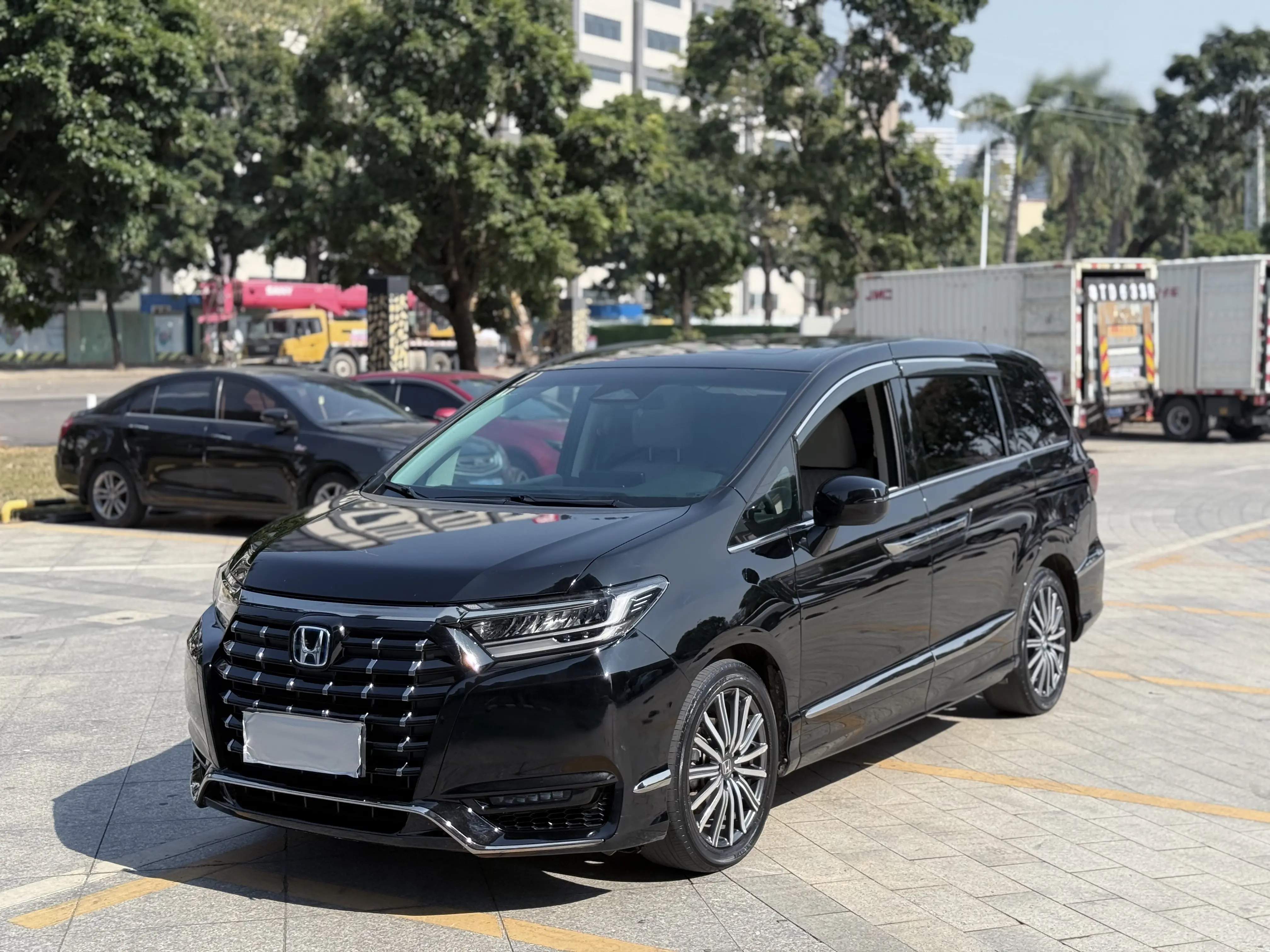 Honda Elysion (Alison)  из Китая