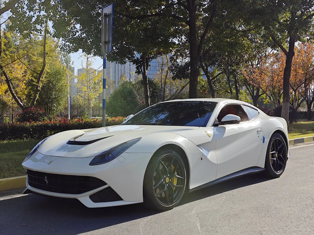Ferrari F12berlinetta  из Китая
