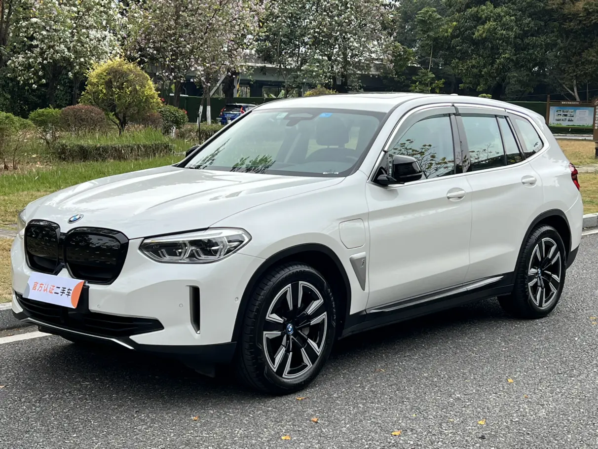 BMW iX3  из Китая