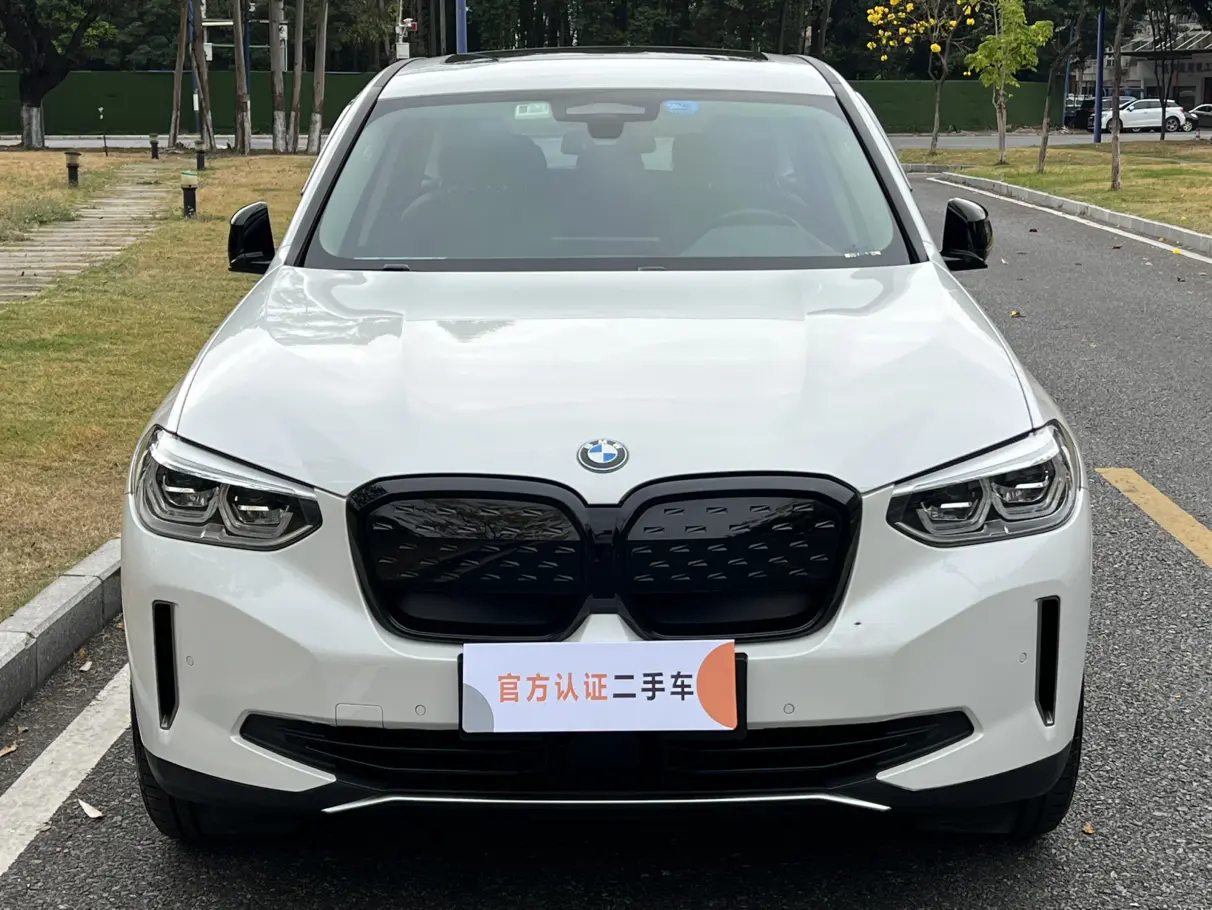 BMW iX3  из Китая