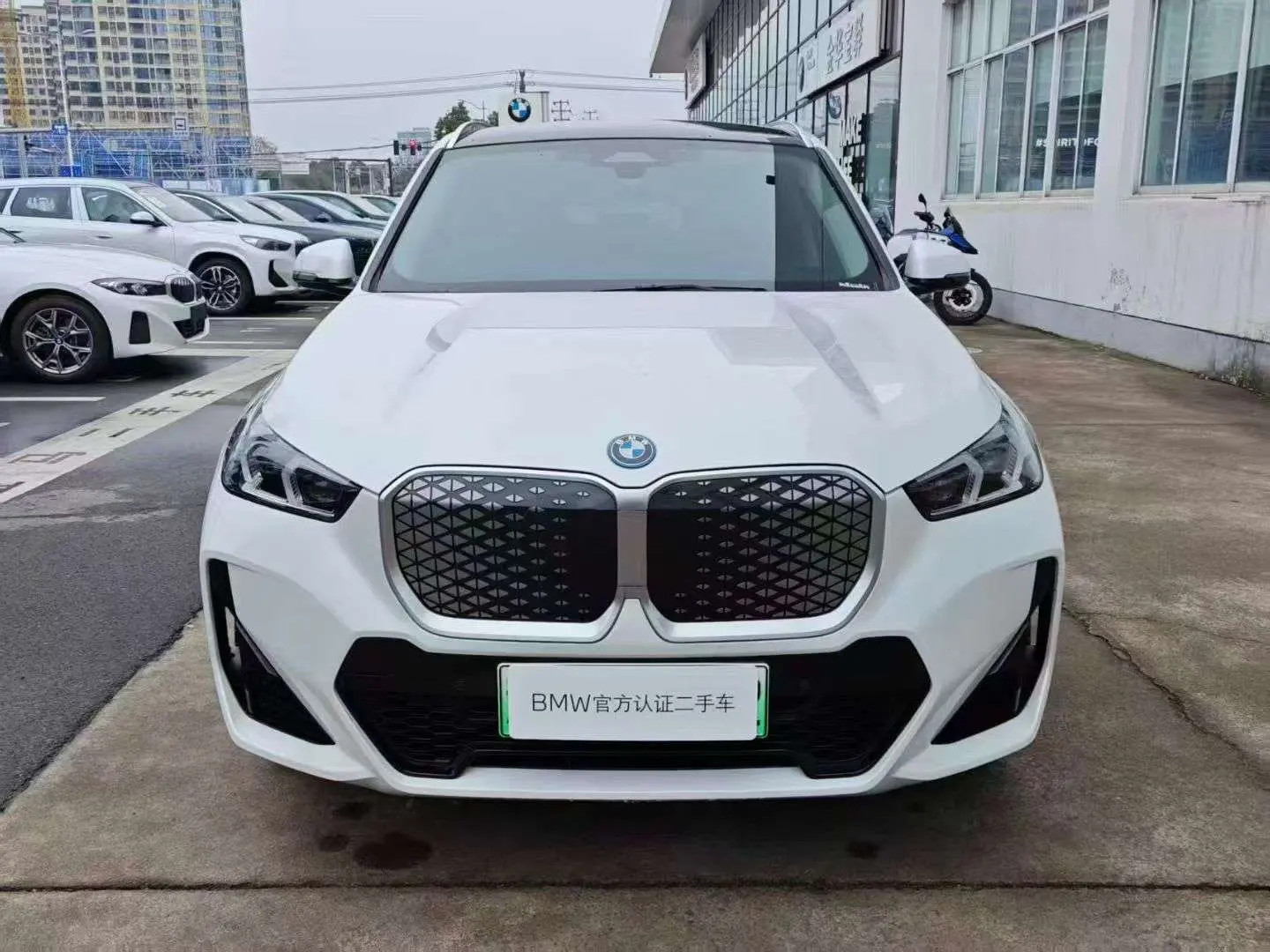 BMW iX1  из Китая