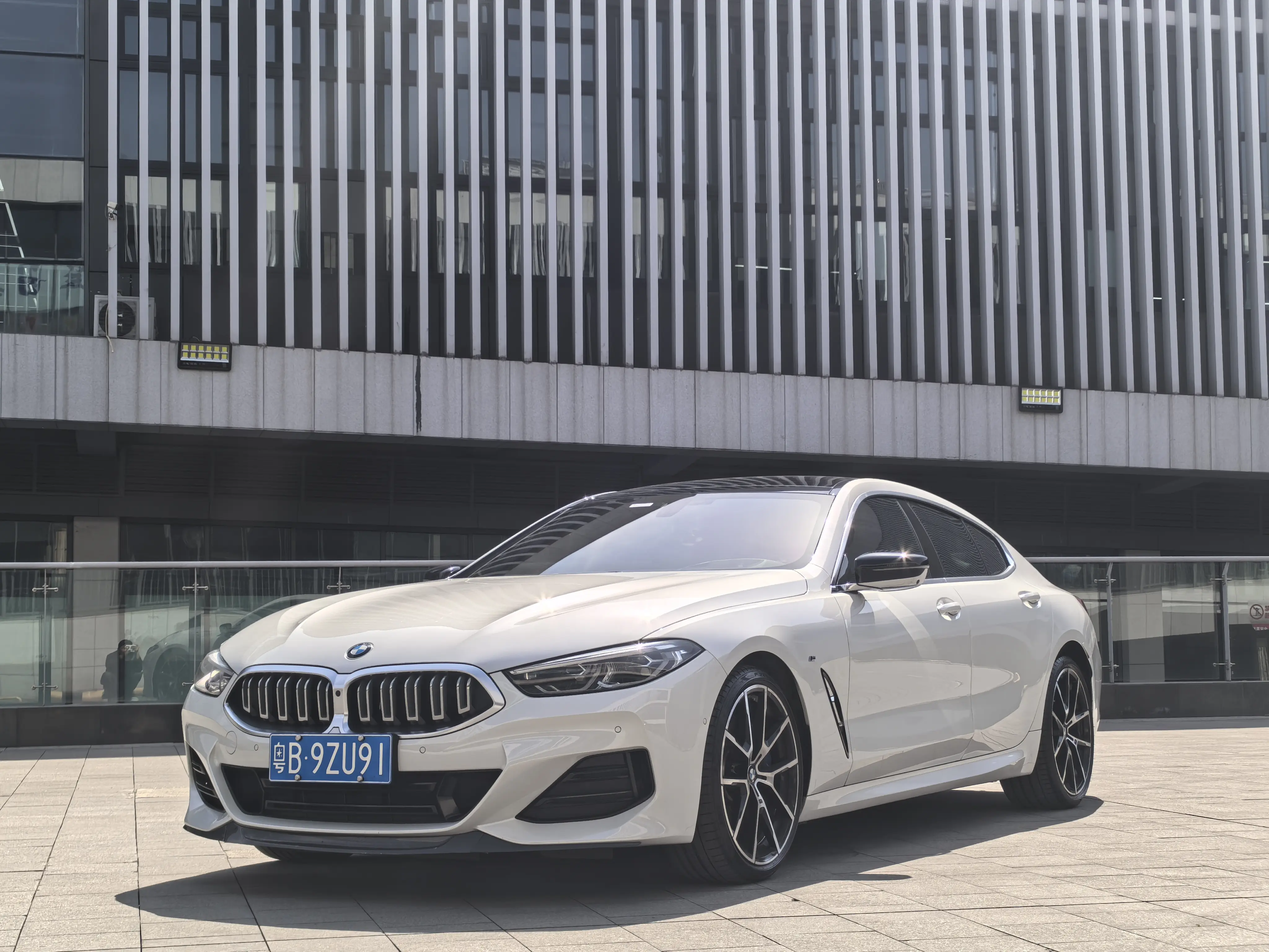 BMW 8 Series  из Китая