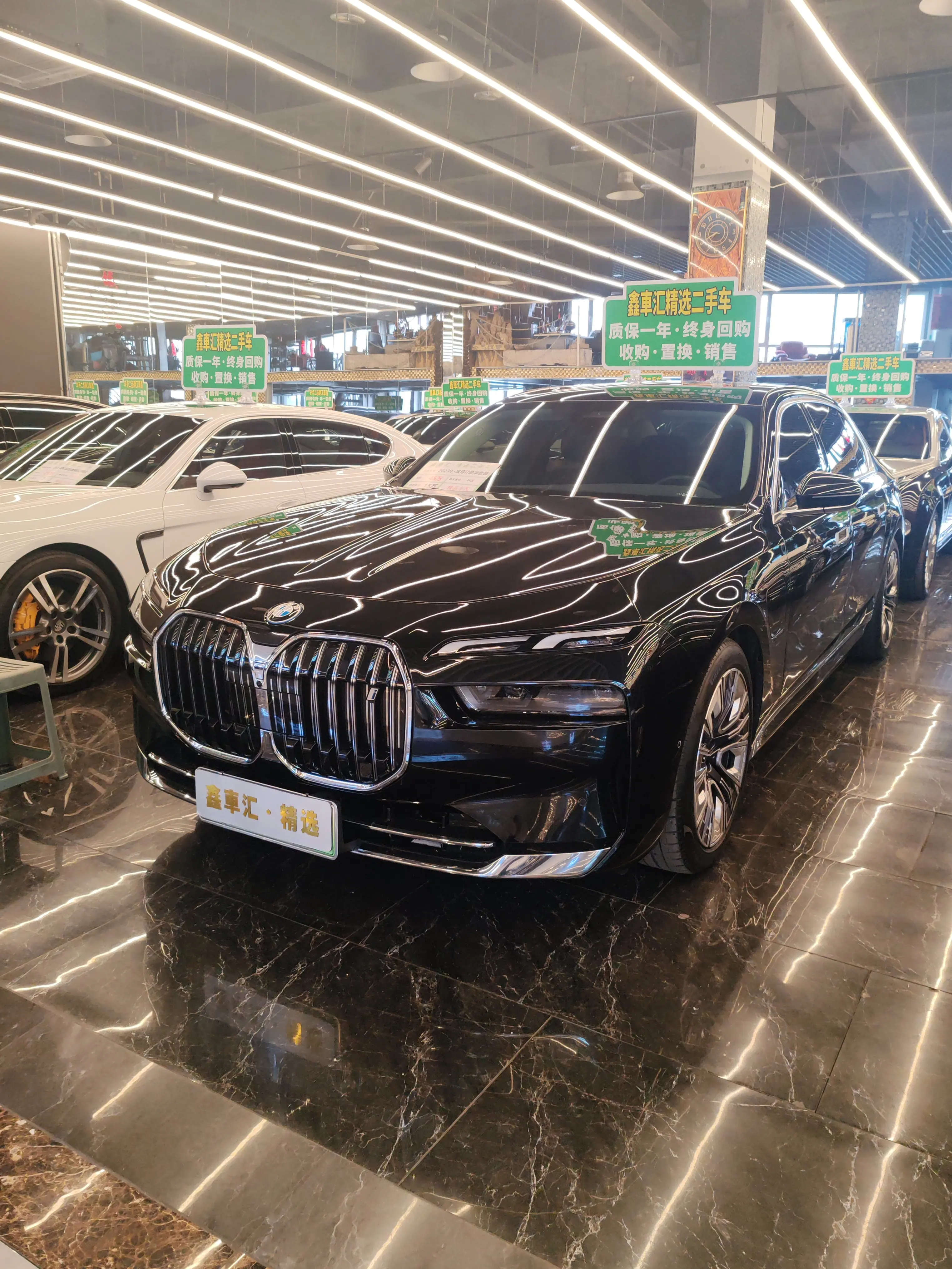 BMW i7  из Китая