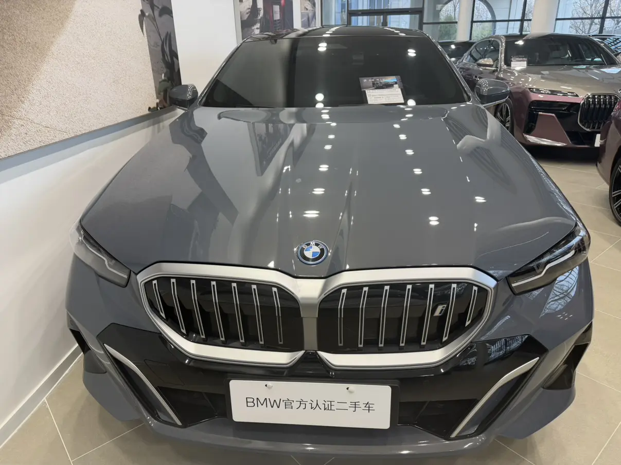 BMW i5  из Китая