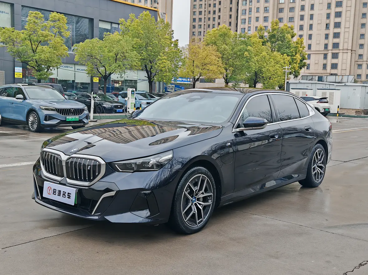 BMW i5  из Китая
