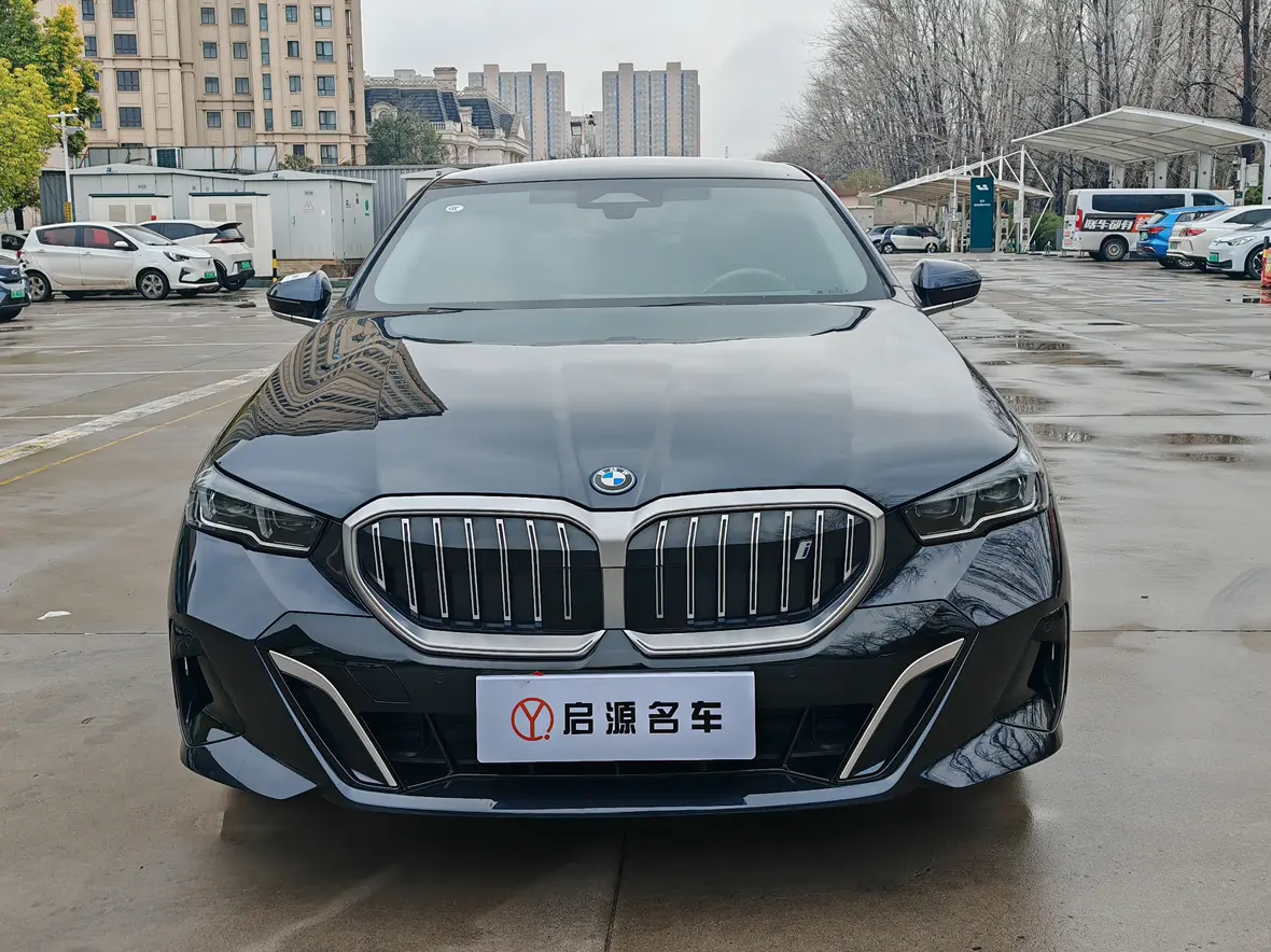 BMW i5  из Китая