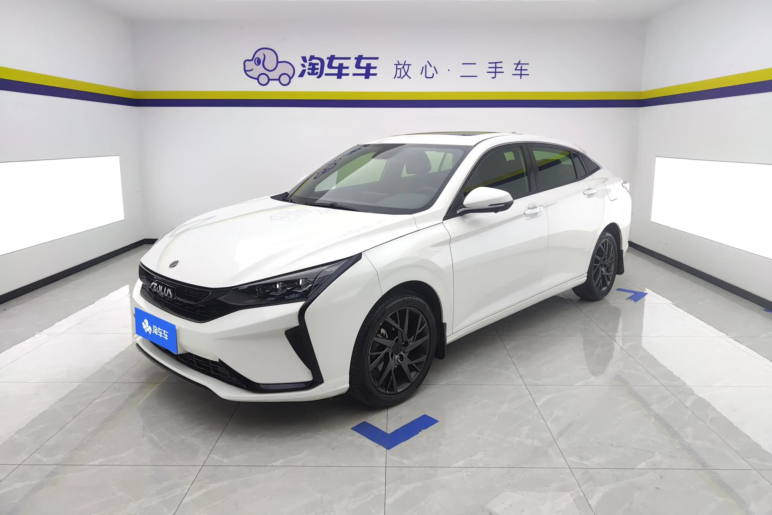 Dongfeng Yixuan  из Китая