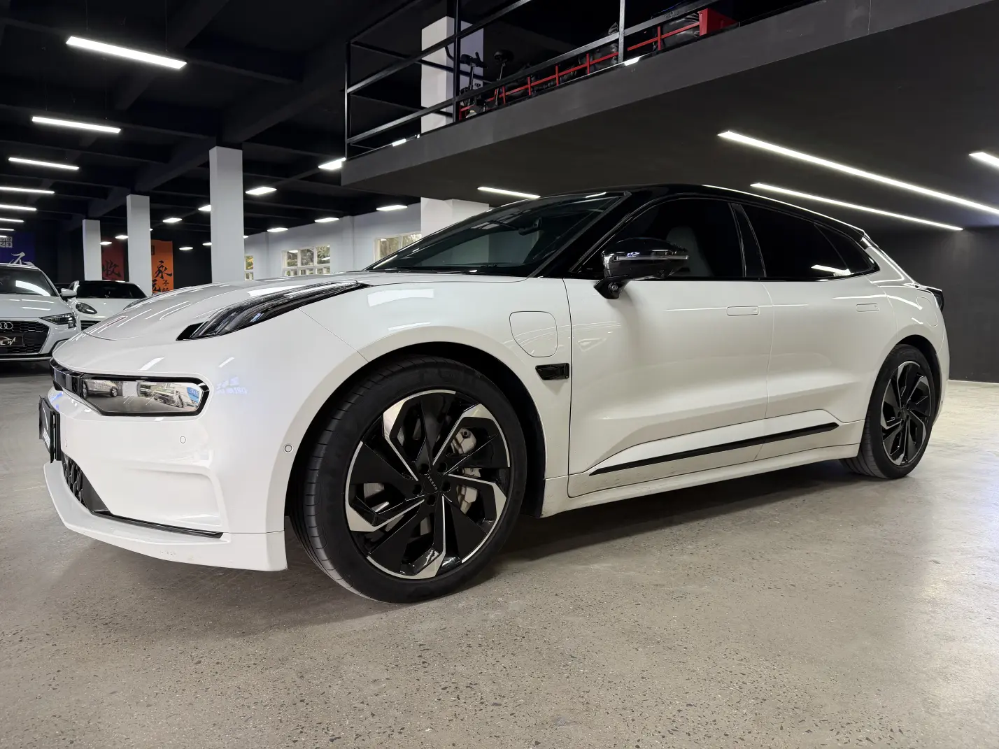 ZEEKR 001  из Китая