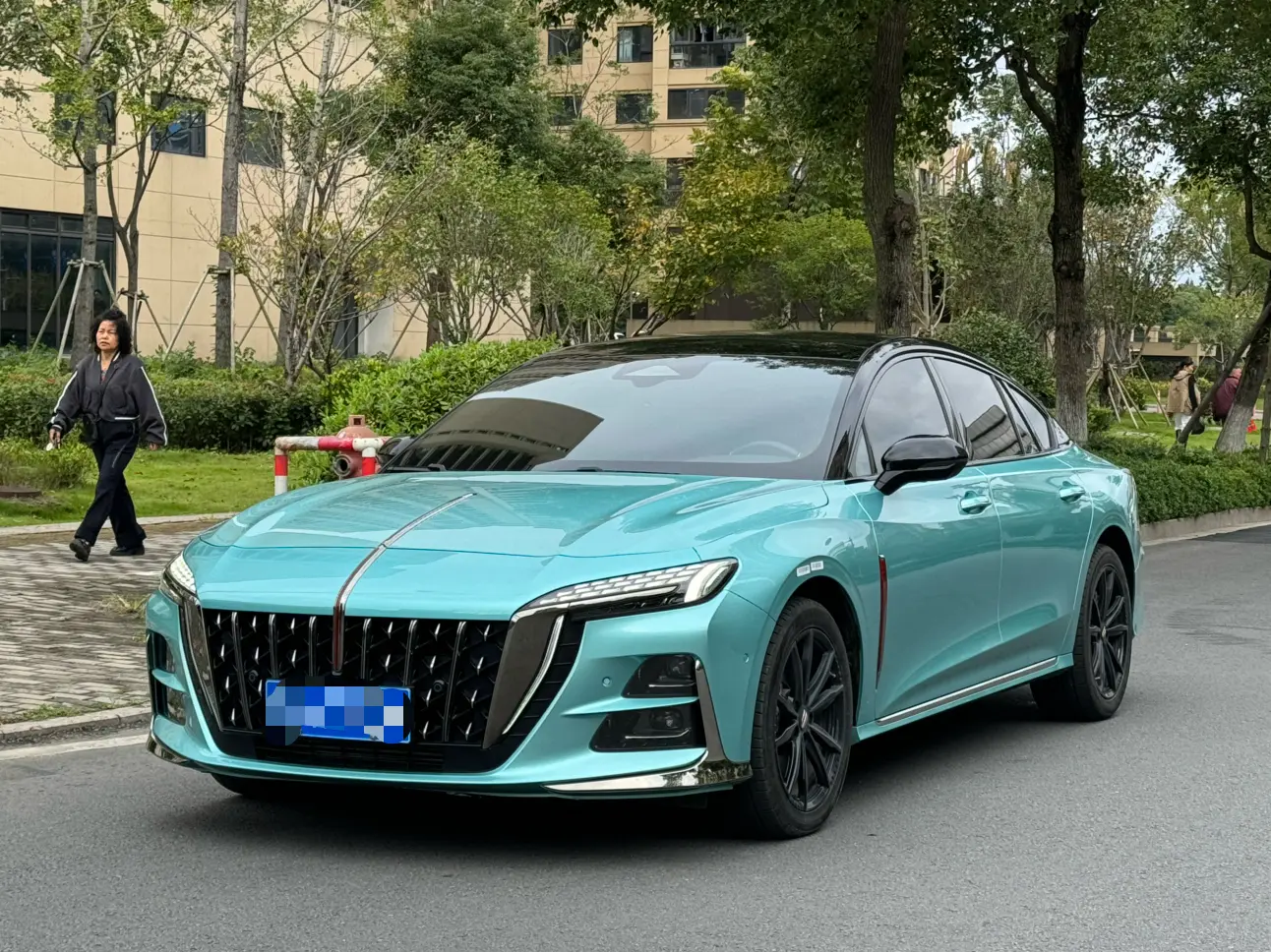 Hongqi H6  из Китая