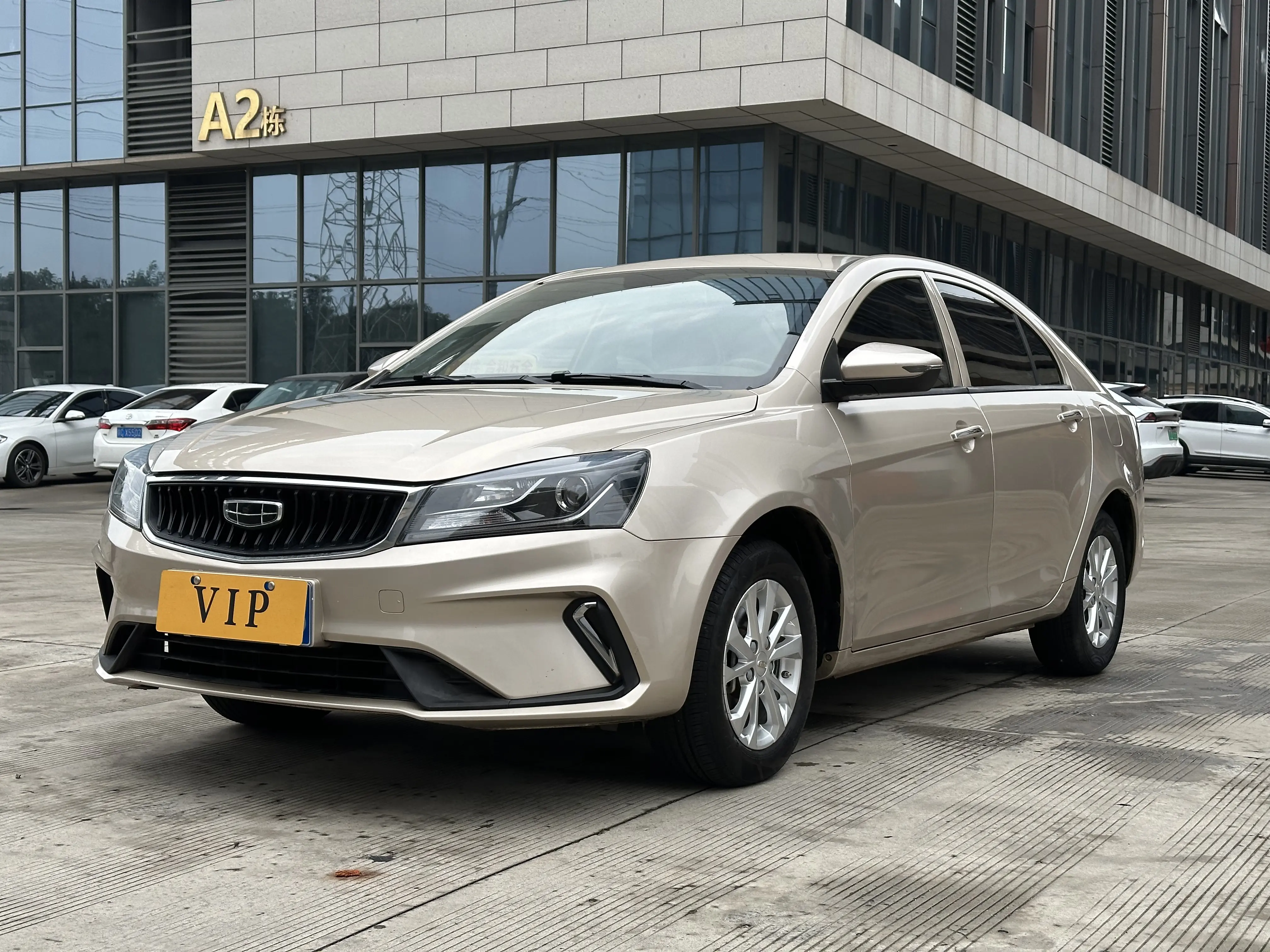 Geely Emgrand  из Китая