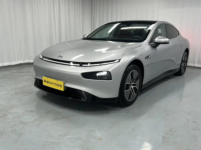 Xpeng P7  из Китая