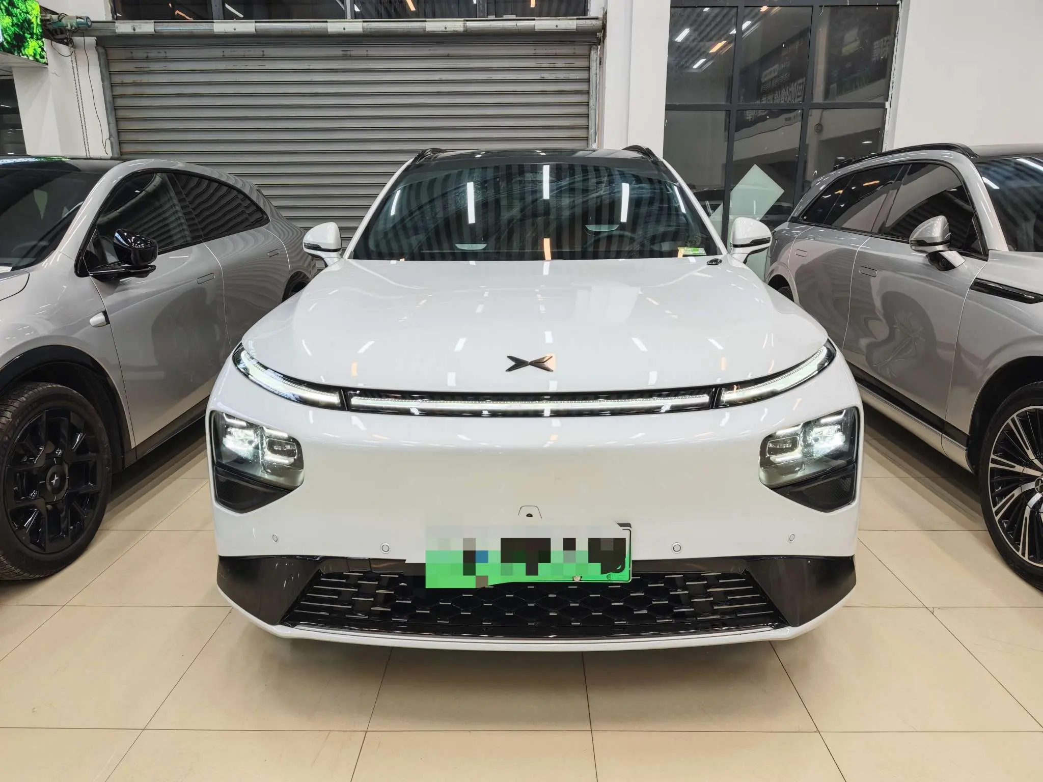 Xpeng G9  из Китая