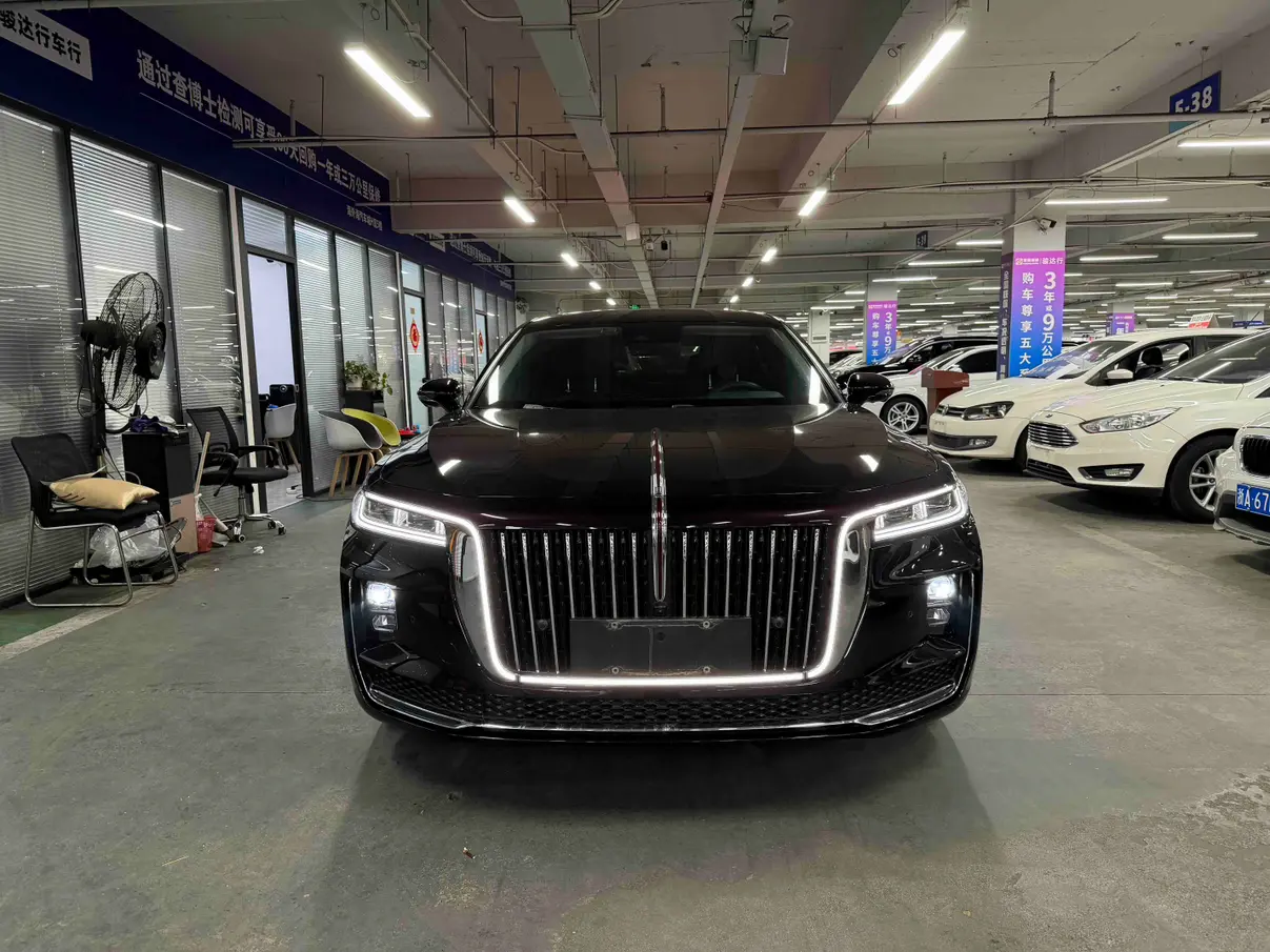 Hongqi H9  из Китая