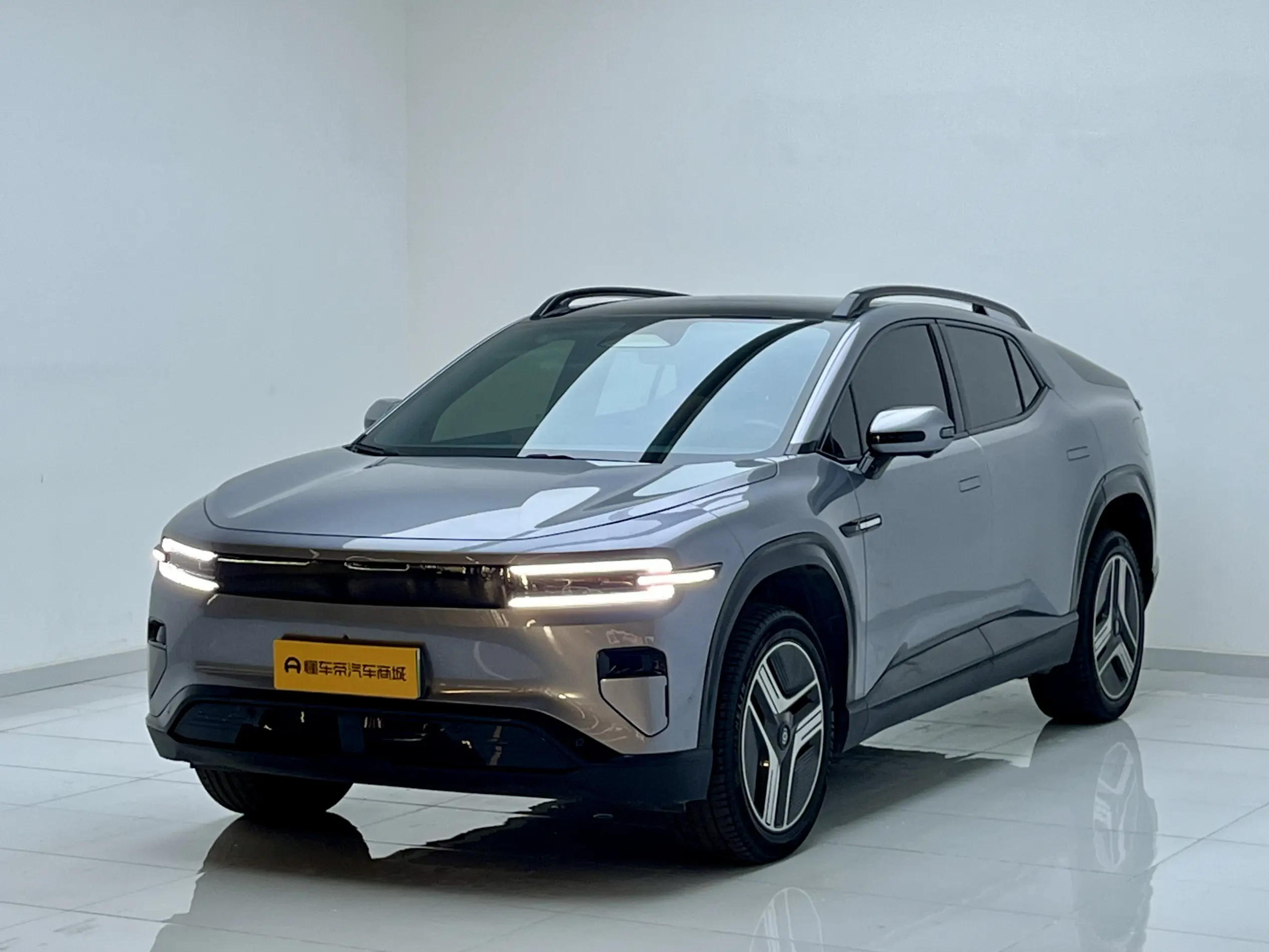 Changan Qiyuan E07  из Китая