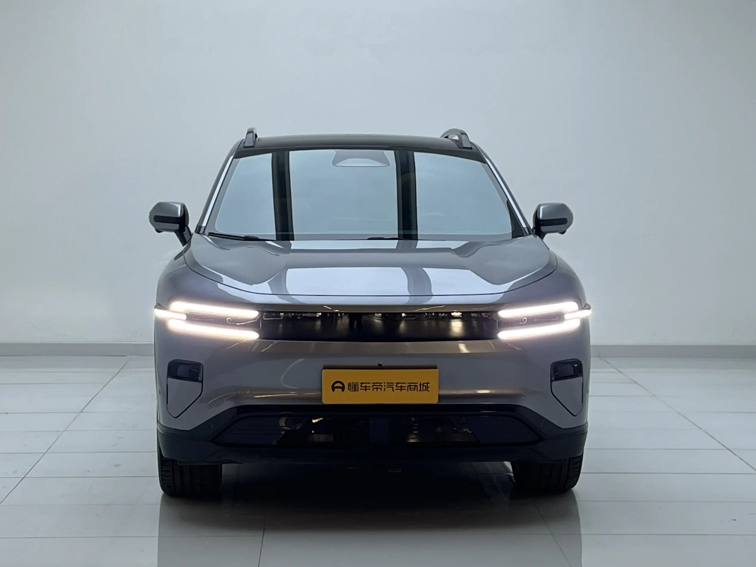 Changan Qiyuan E07  из Китая