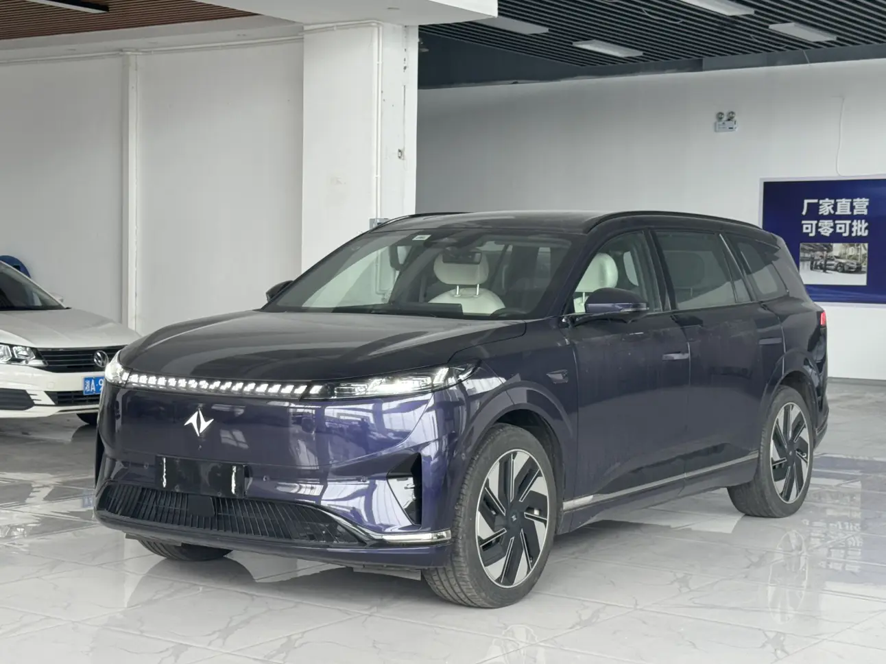 Dongfeng Eπ008  из Китая