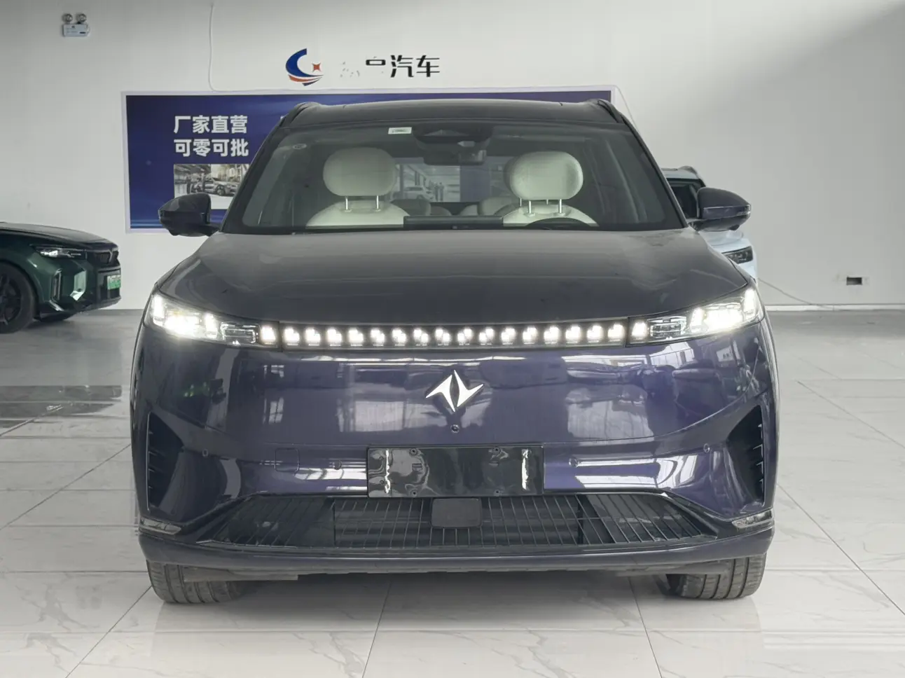Dongfeng Eπ008  из Китая