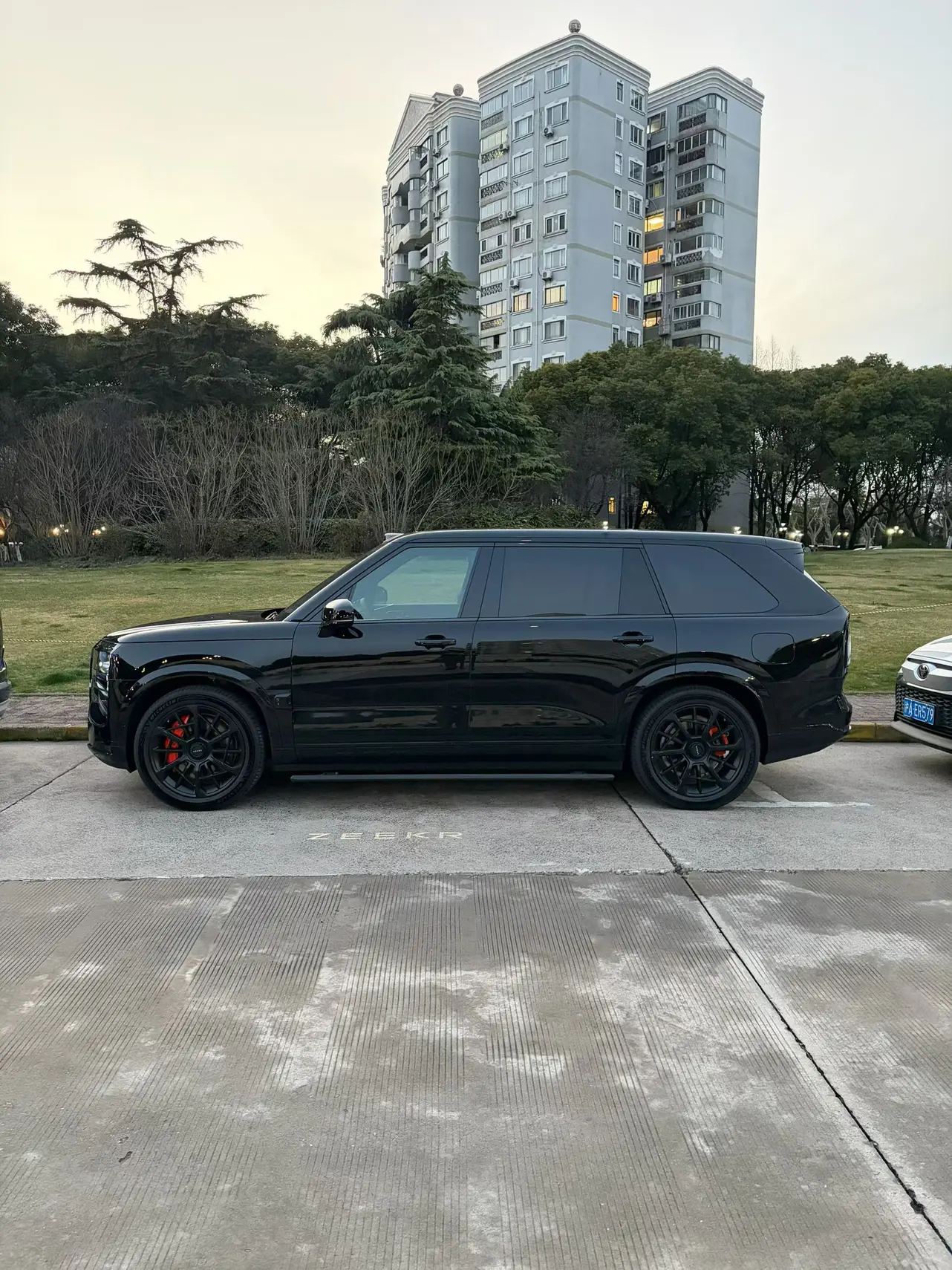 ZEEKR 9X  из Китая