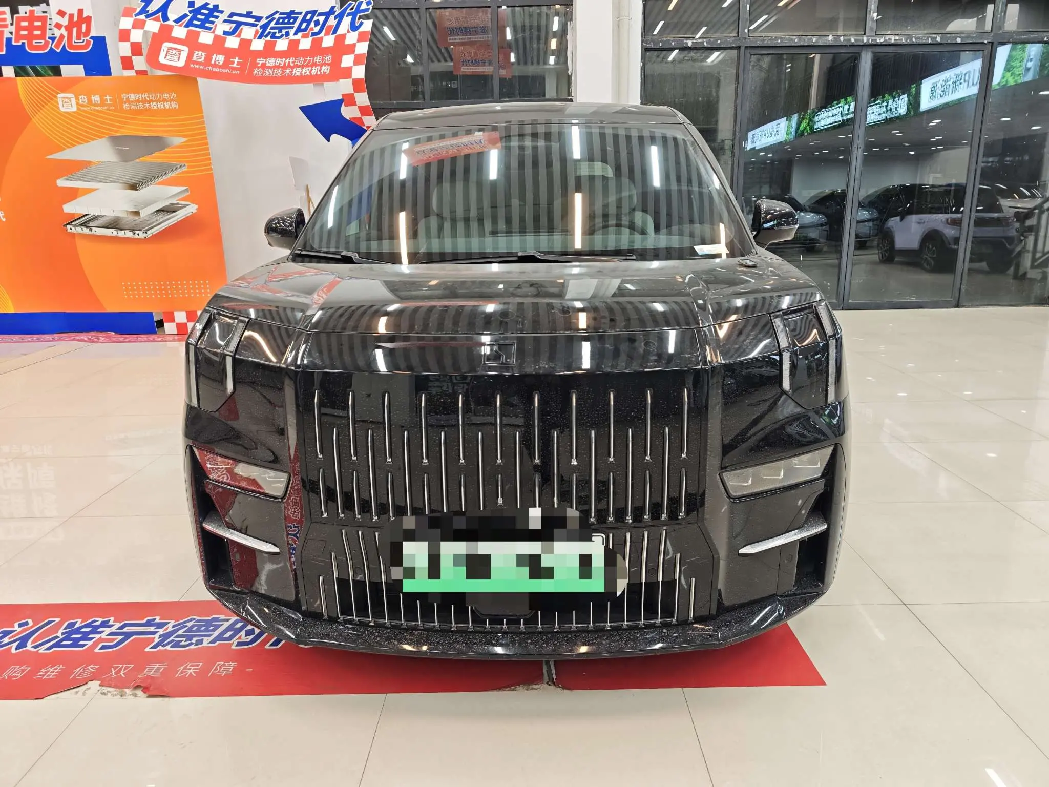 ZEEKR 009  из Китая