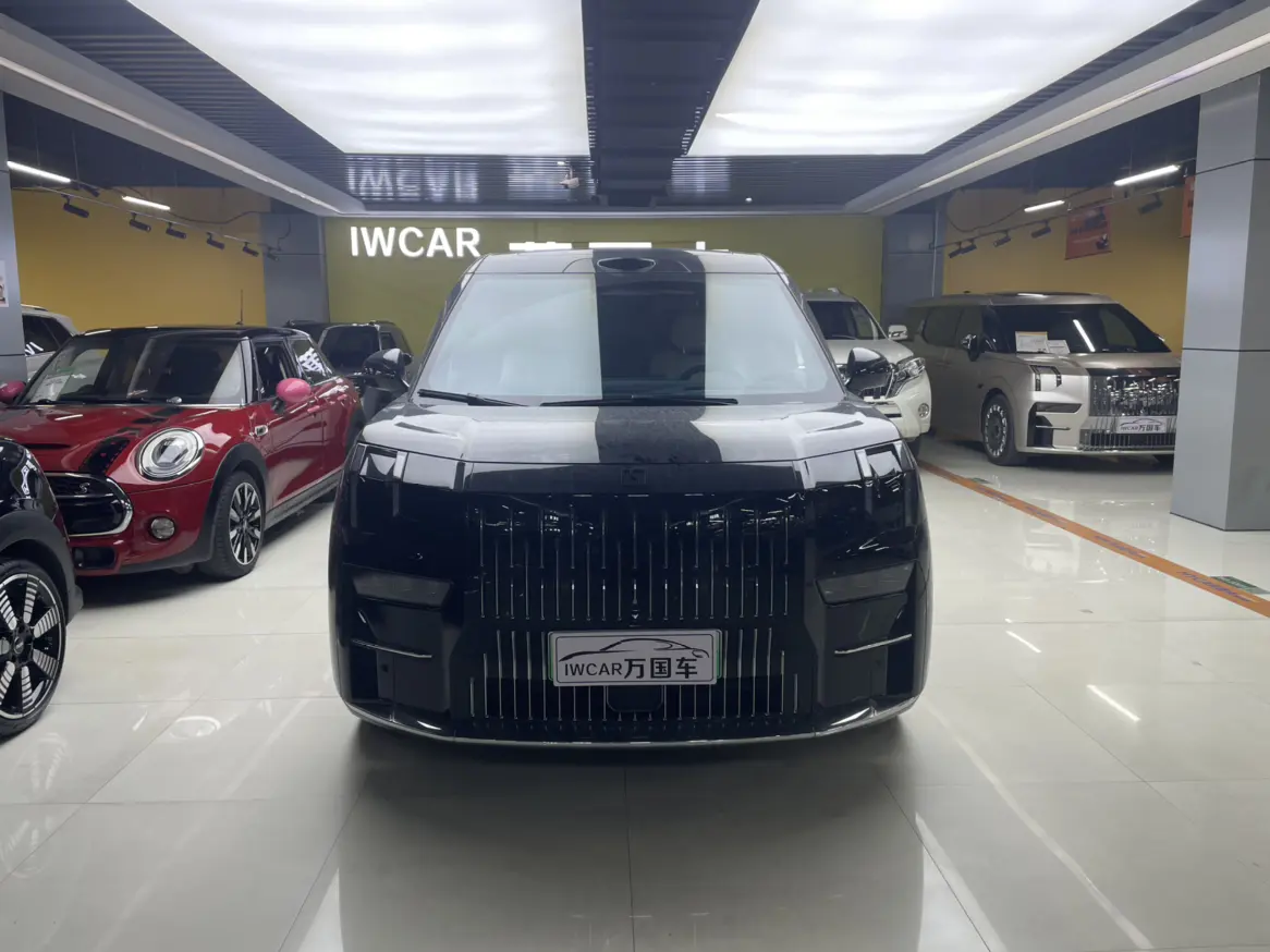 ZEEKR 009  из Китая