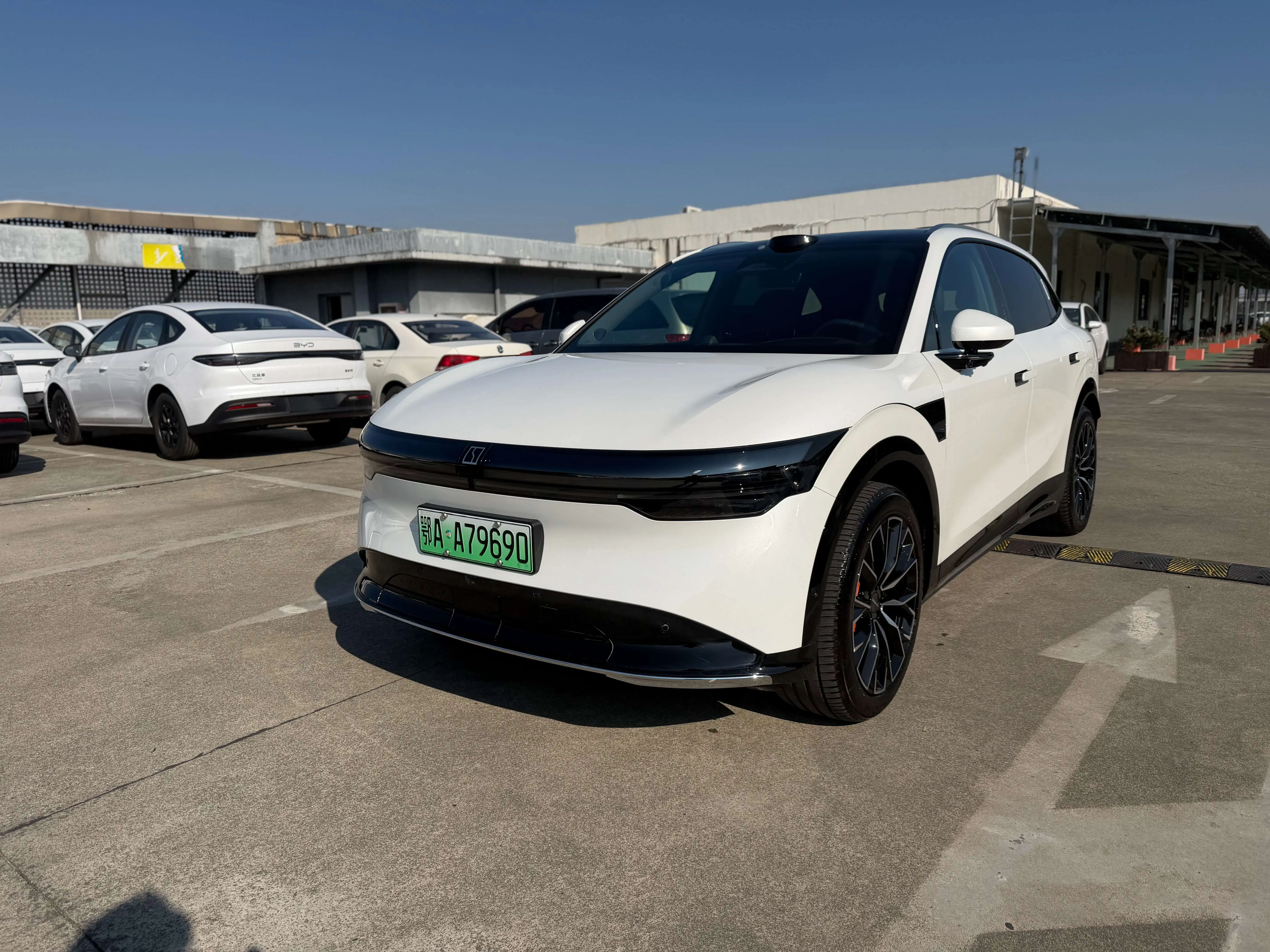 ZEEKR 7X  из Китая