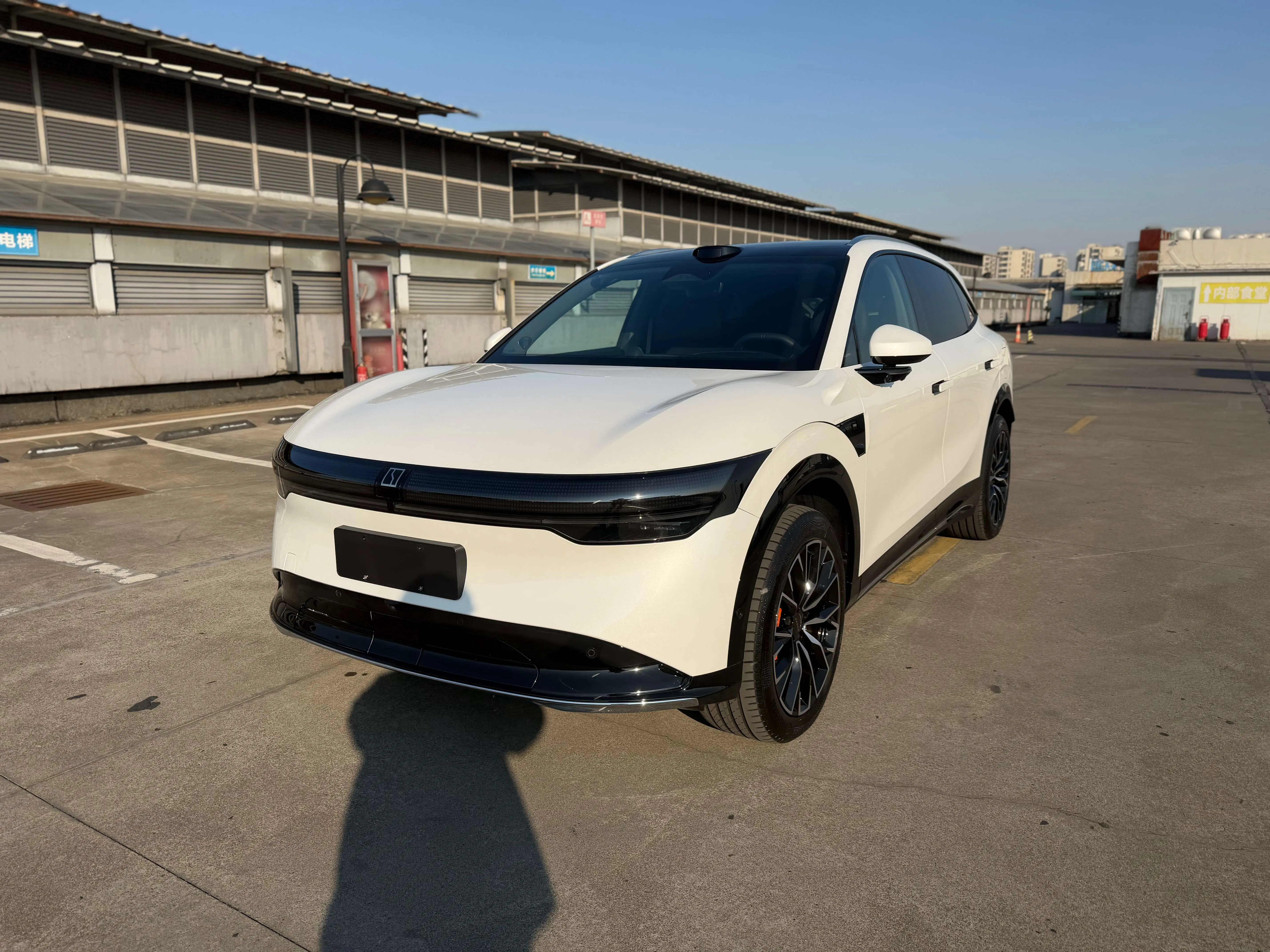 ZEEKR 7X  из Китая