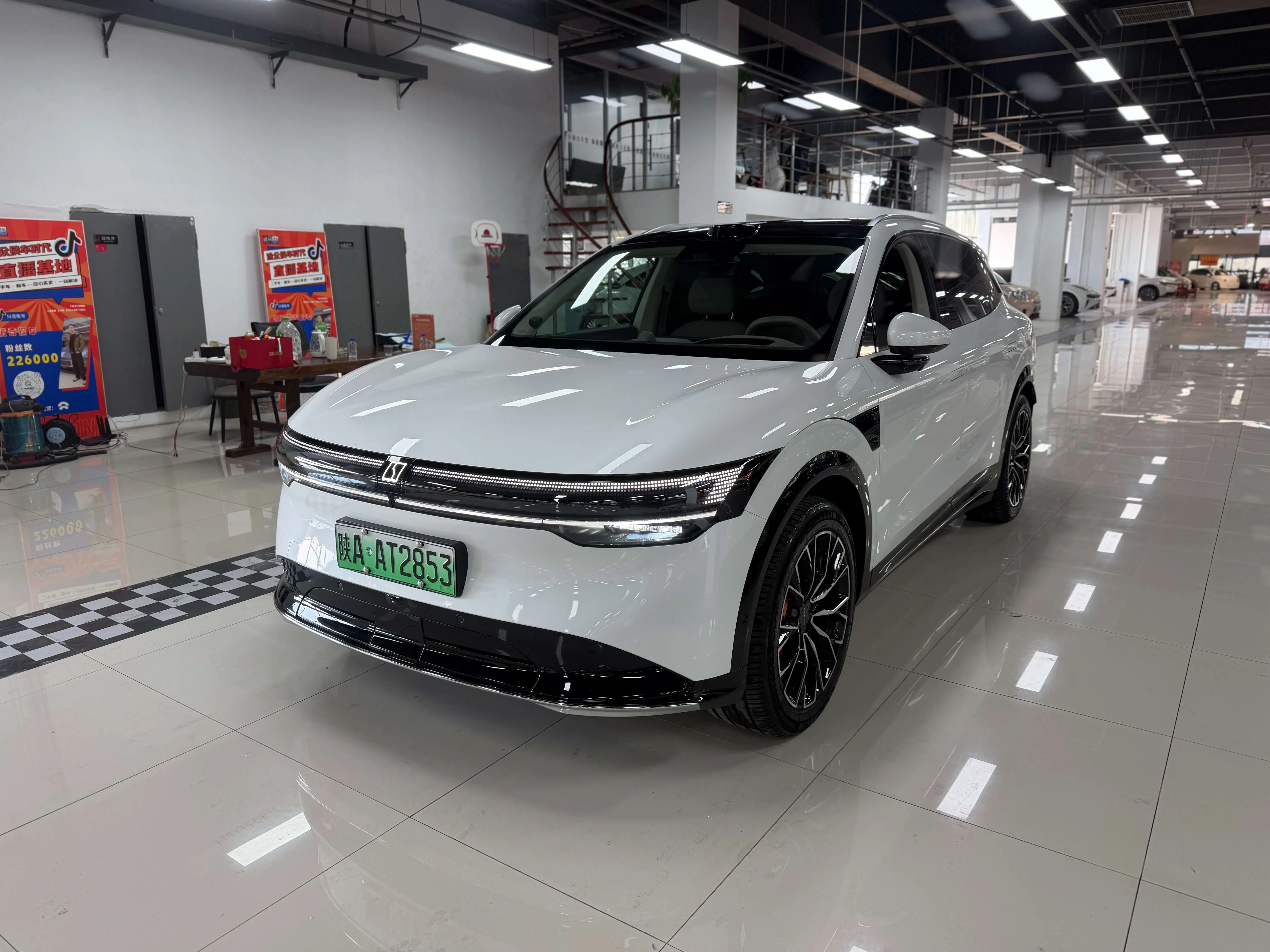 ZEEKR 7X  из Китая