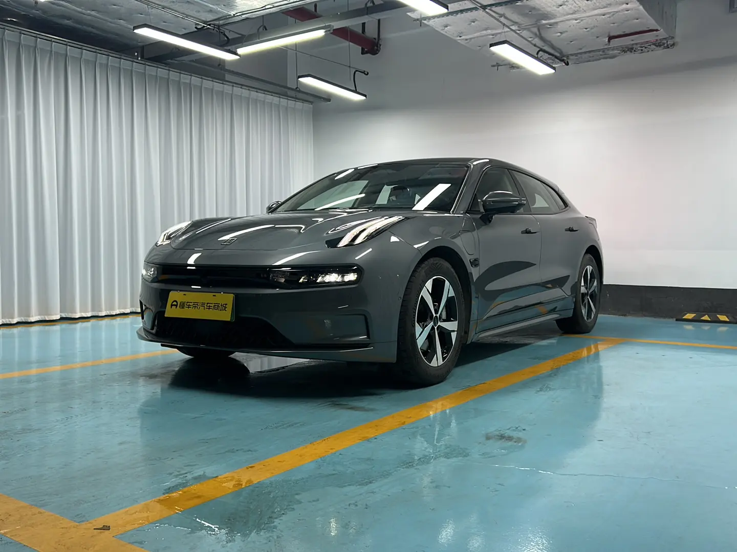 ZEEKR 001  из Китая