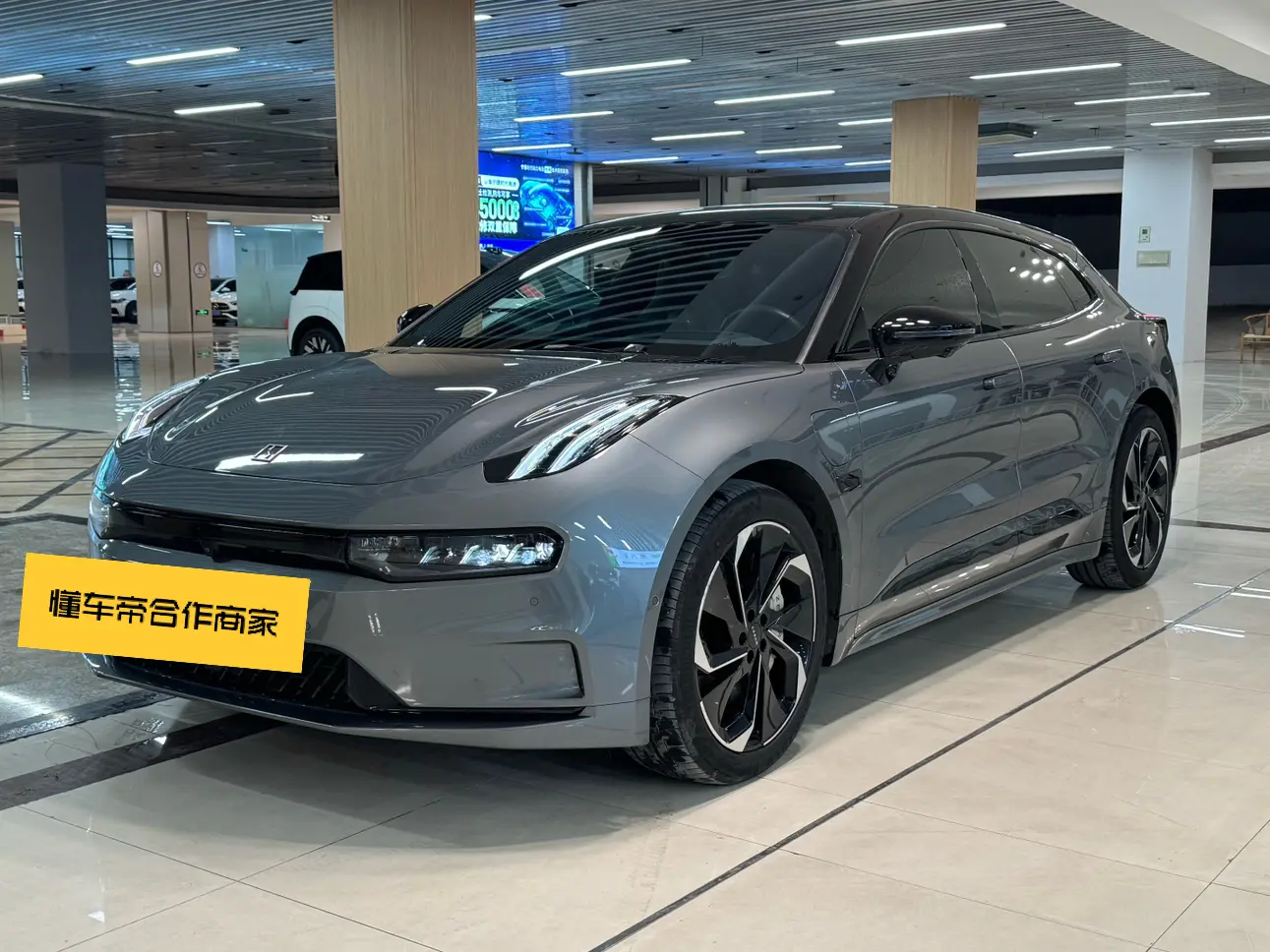 ZEEKR 001  из Китая