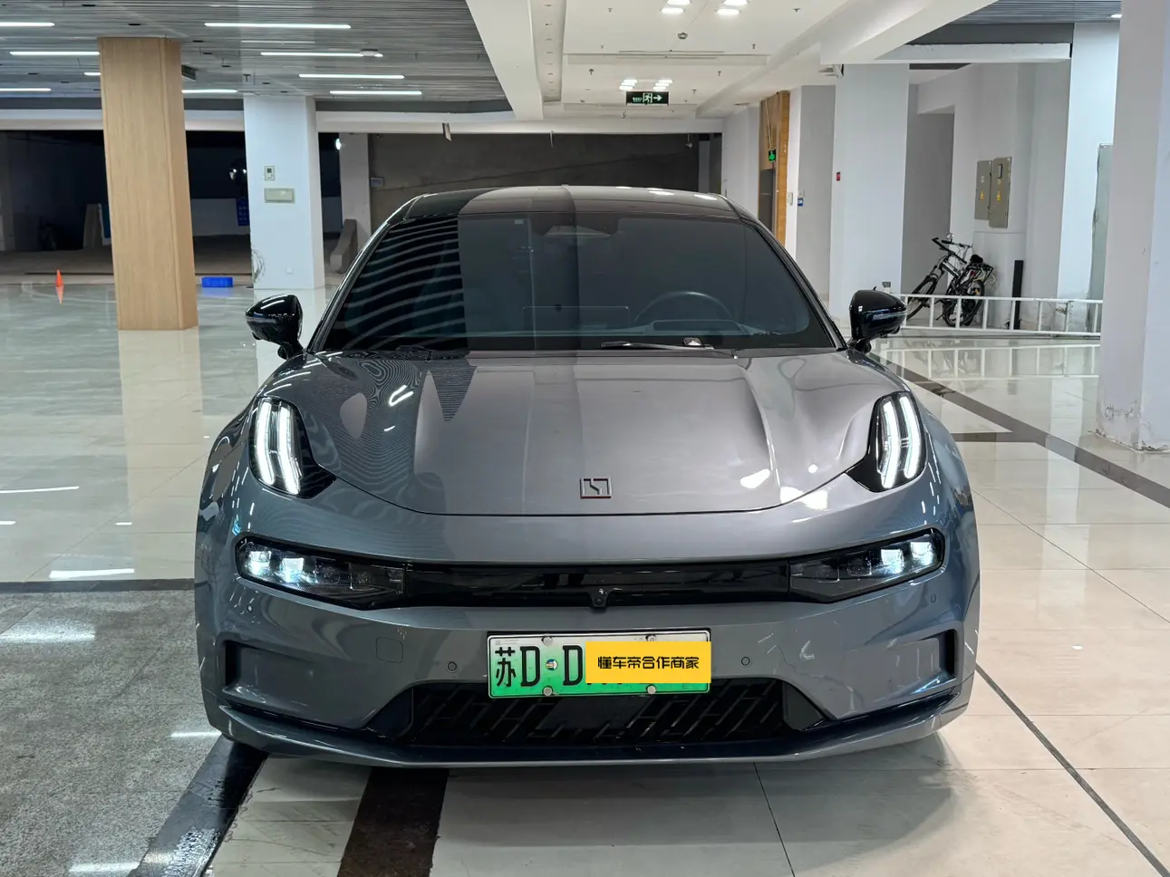 ZEEKR 001  из Китая