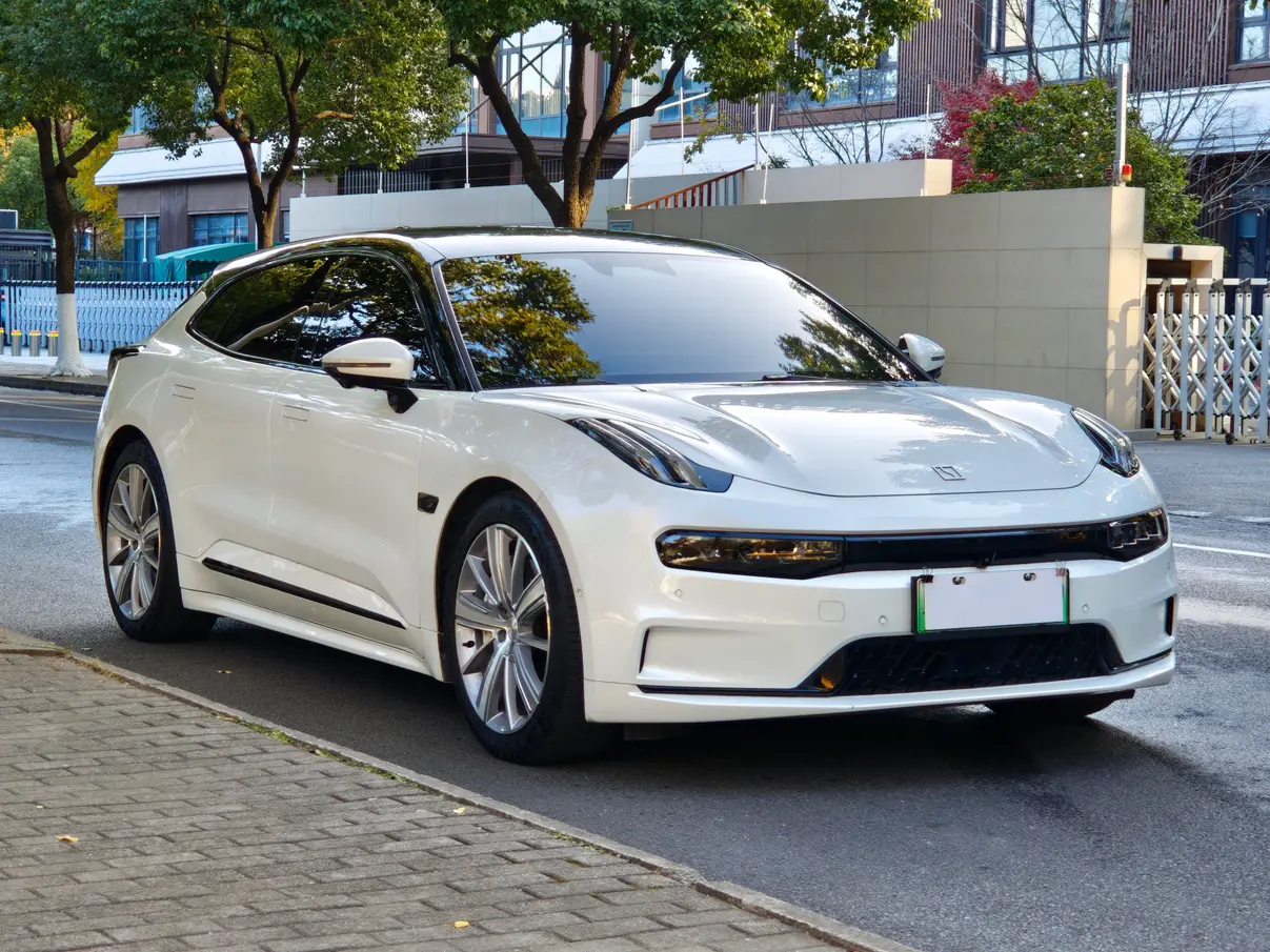 ZEEKR 001
