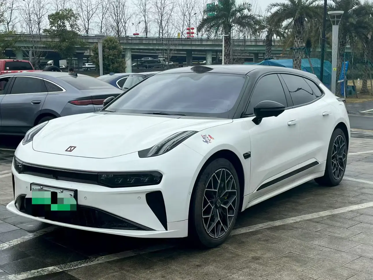 ZEEKR 001  из Китая