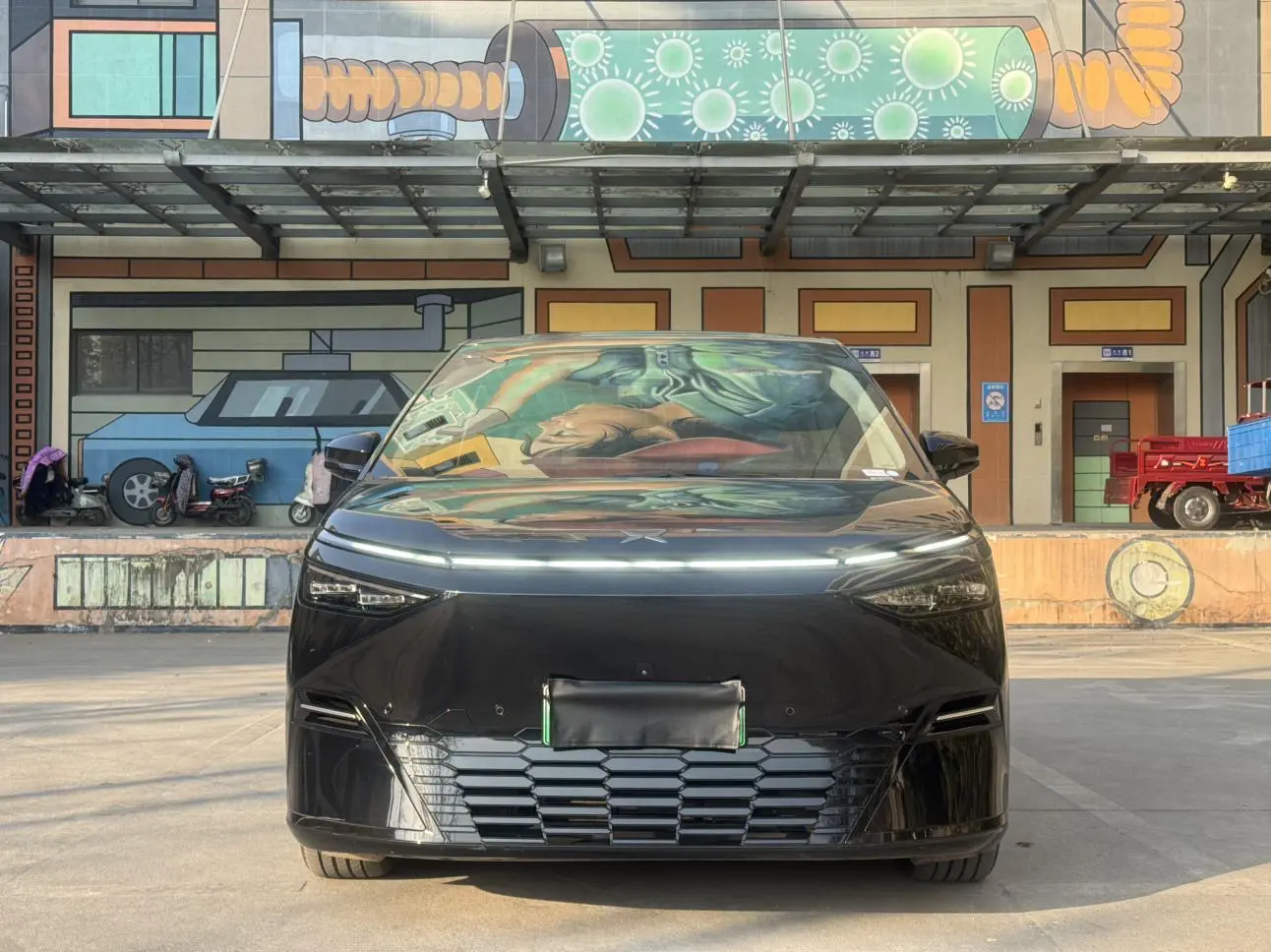 Xpeng X9  из Китая