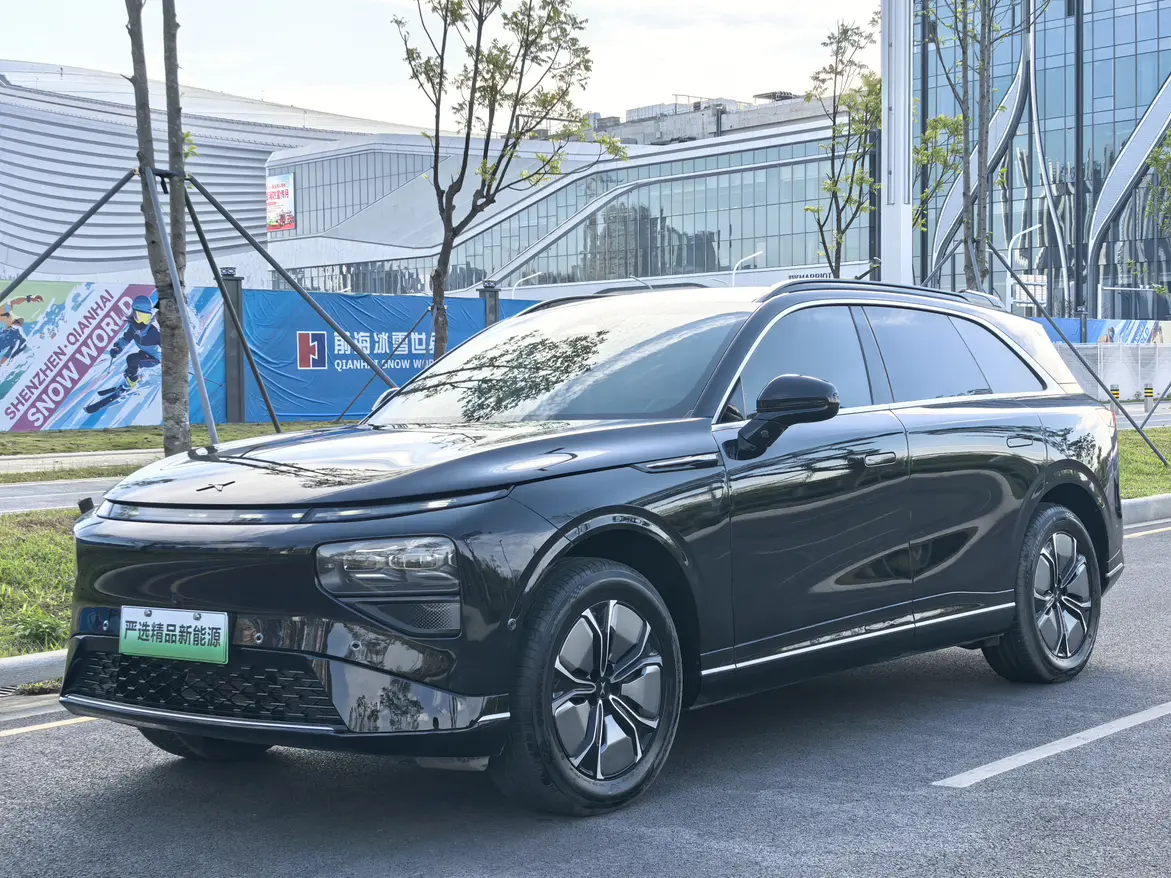 Xpeng G9  из Китая