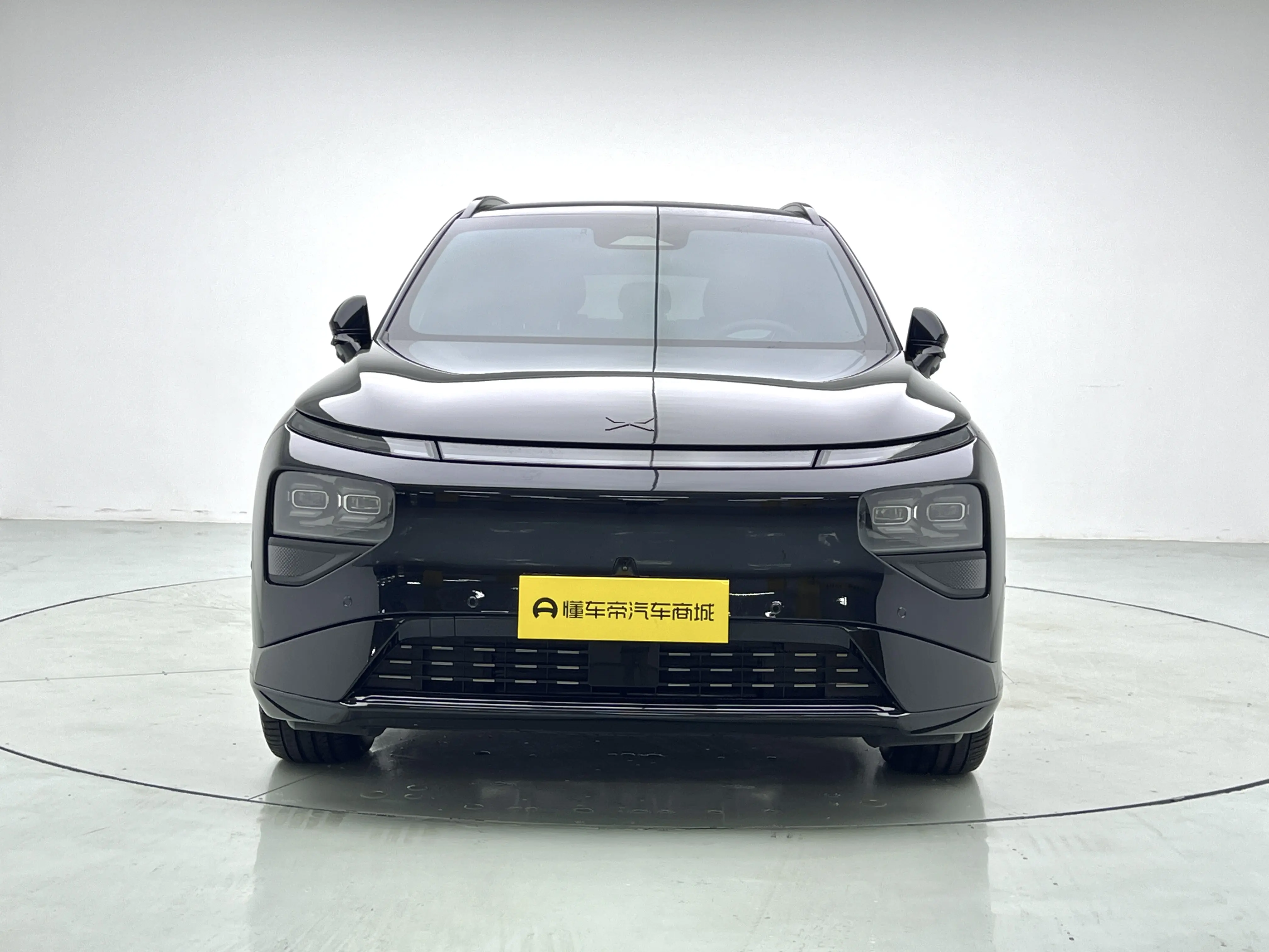 Xpeng G9  из Китая