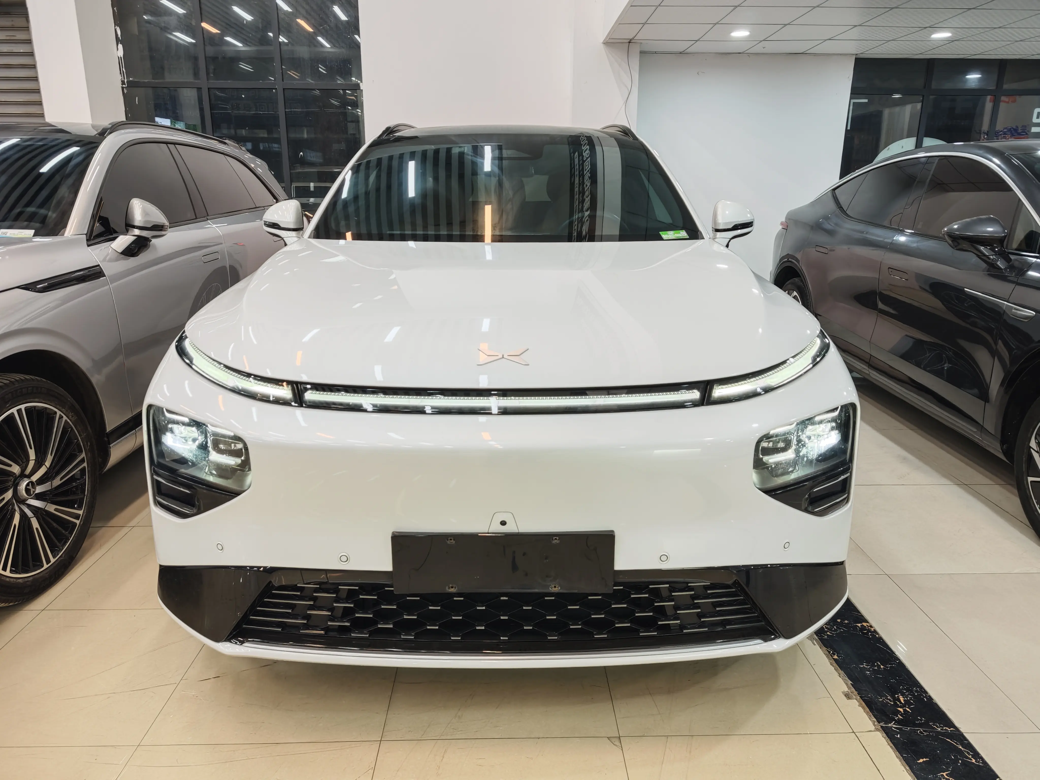 Xpeng G9  из Китая