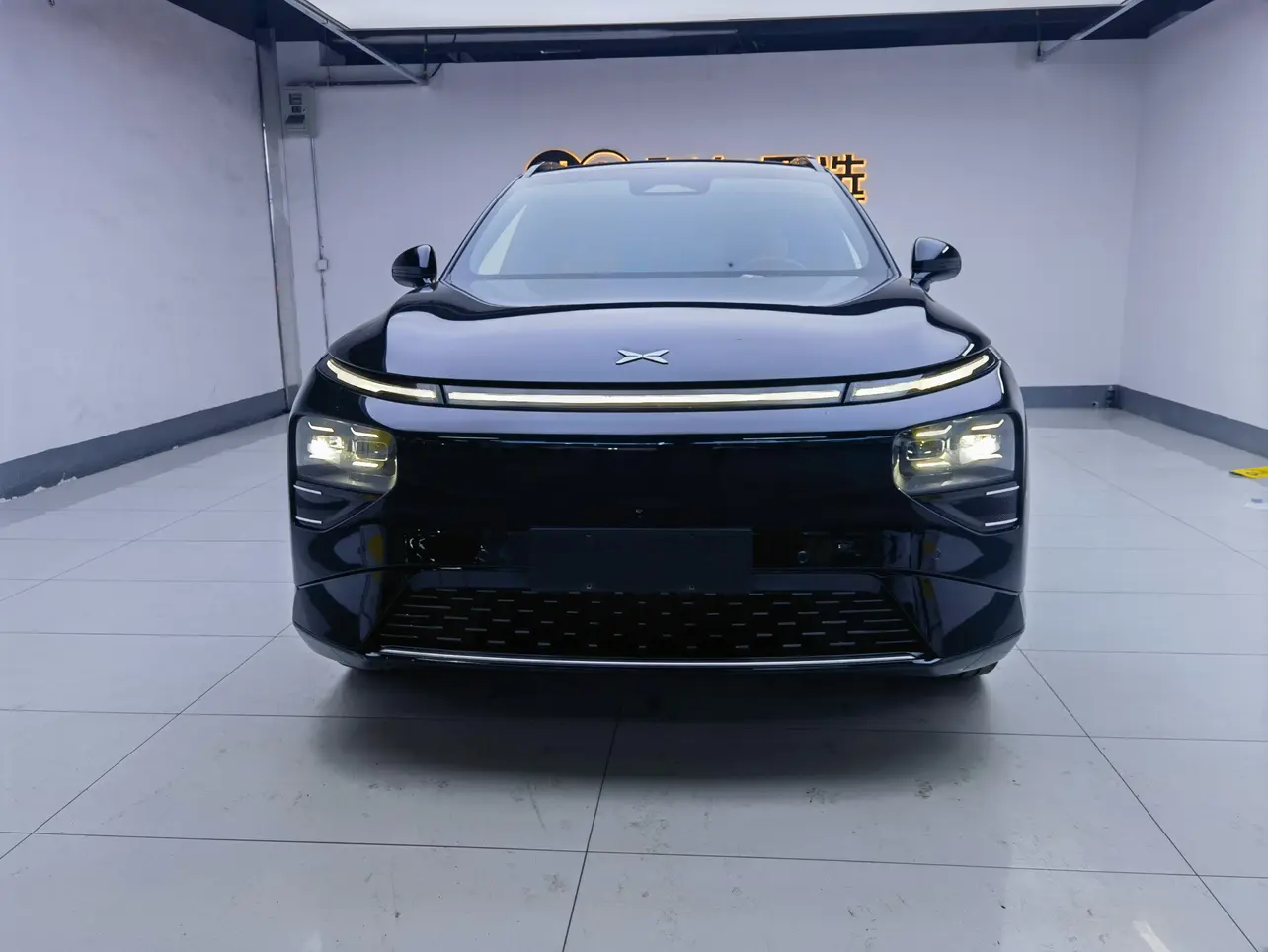 Xpeng G9  из Китая