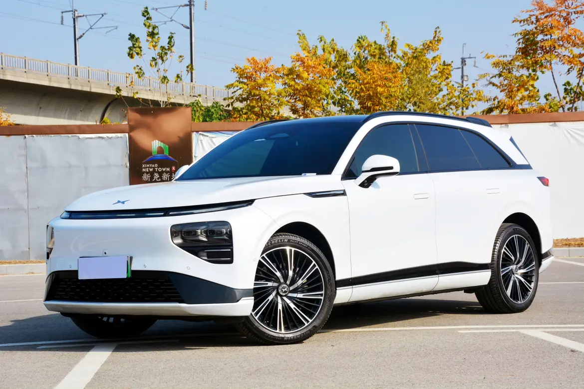 Xpeng G9  из Китая