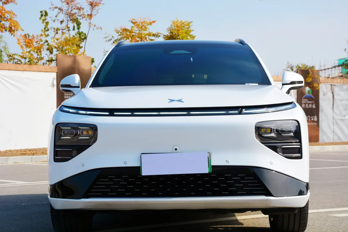 Xpeng G9  из Китая