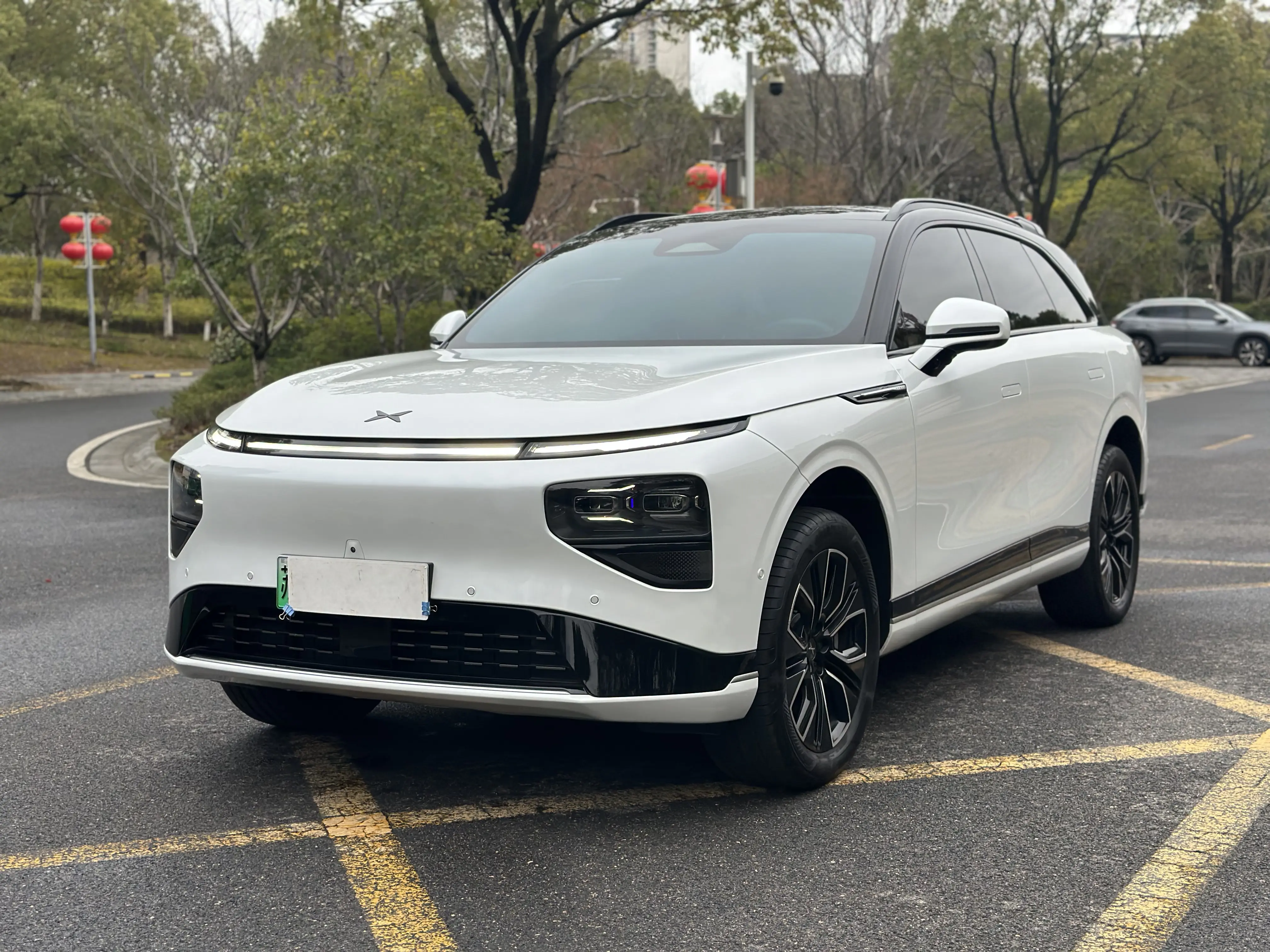 Xpeng G9  из Китая