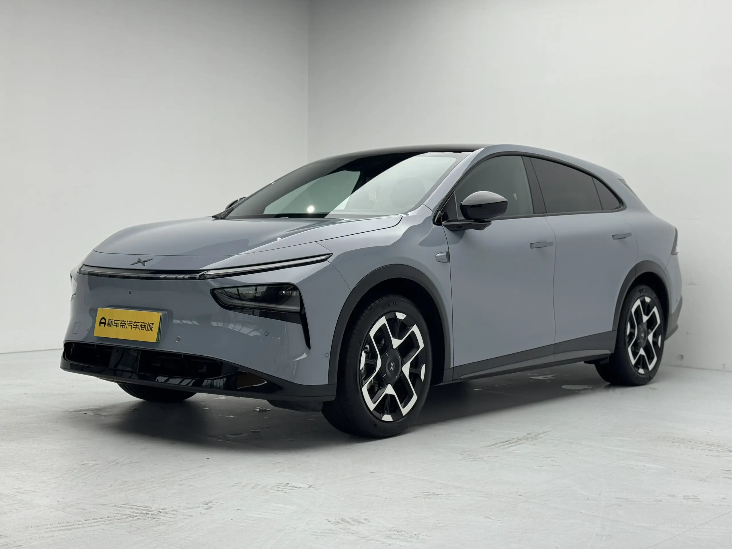 Xpeng G7  из Китая