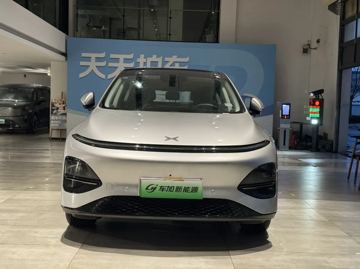 Xpeng G6  из Китая