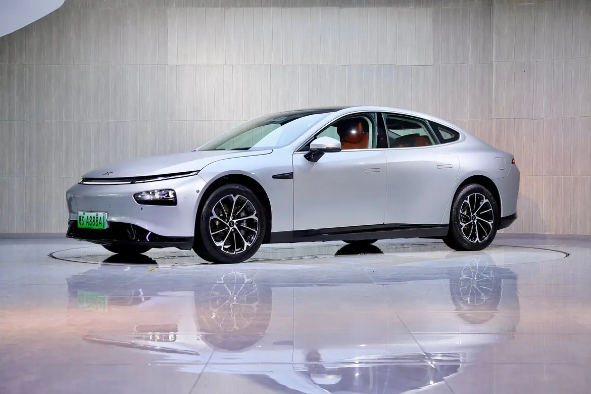 Xpeng P7  из Китая