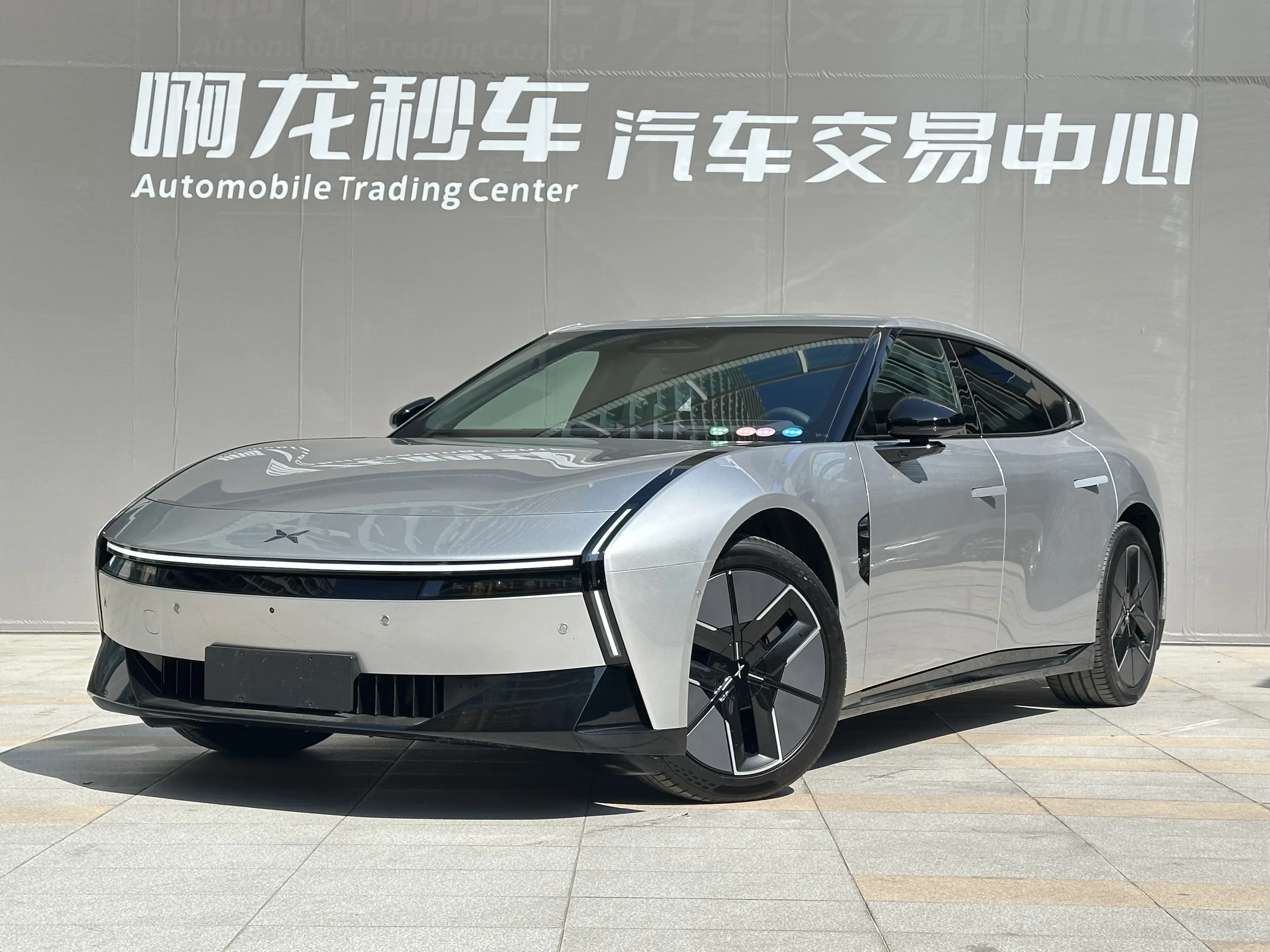 Xpeng P7  из Китая