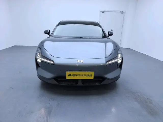 Xpeng Xiaopeng MONA M03  из Китая