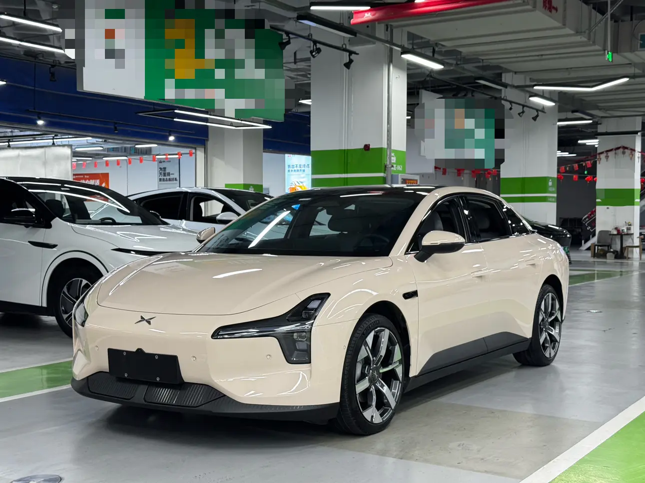 Xpeng Xiaopeng MONA M03  из Китая