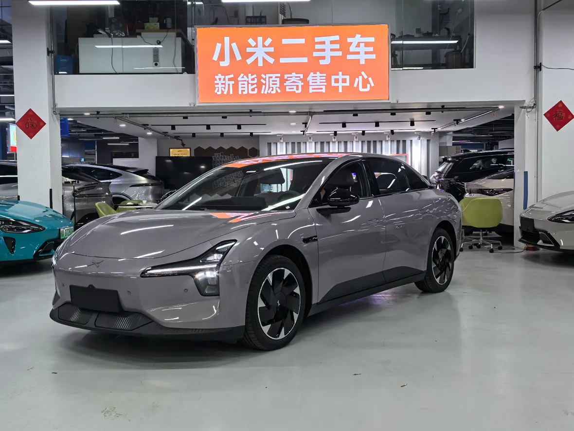 Xpeng Xiaopeng MONA M03  из Китая