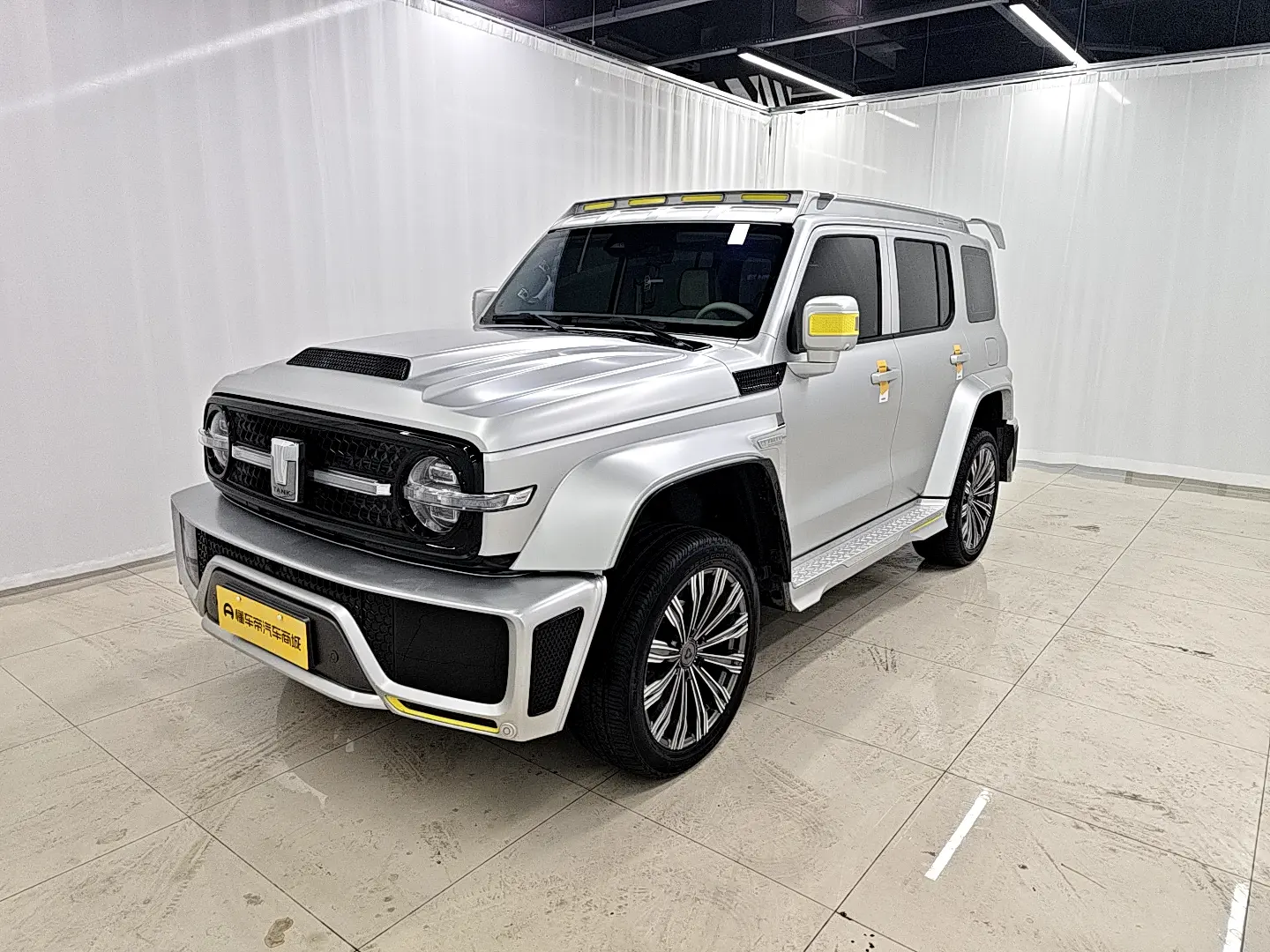 Tank Cyber  300  из Китая