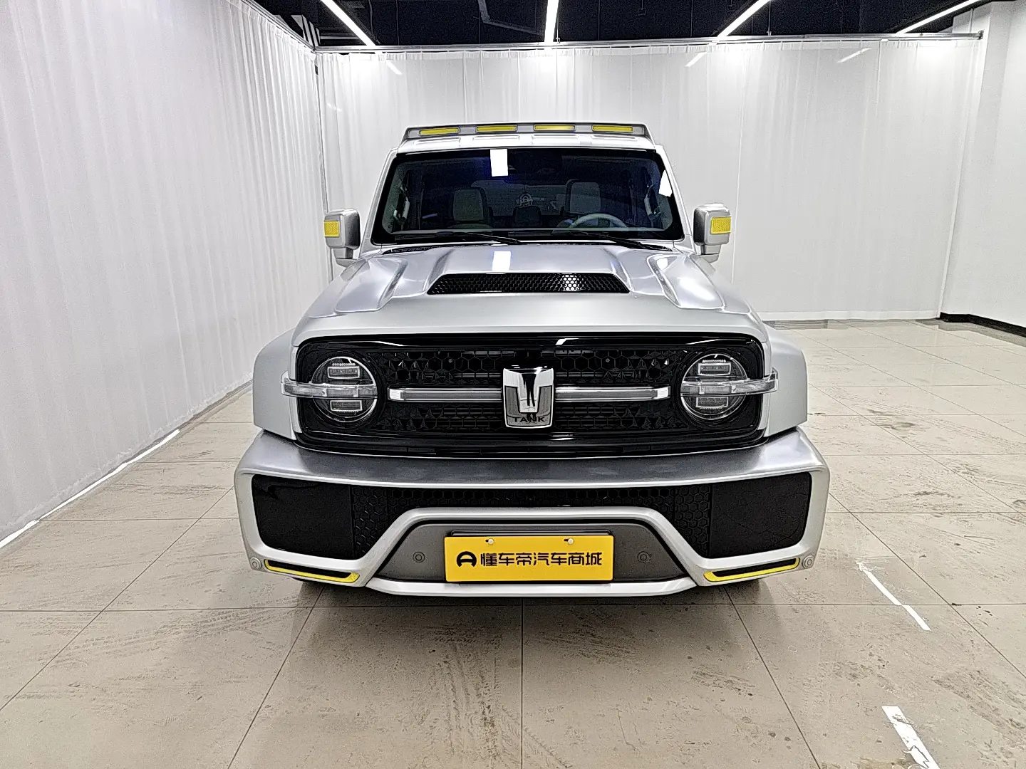 Tank Cyber  300  из Китая